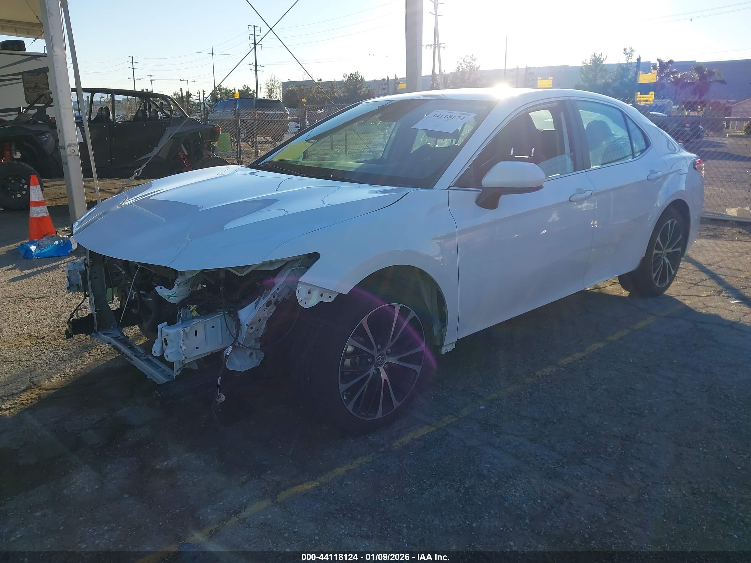 TOYOTA CAMRY image 2