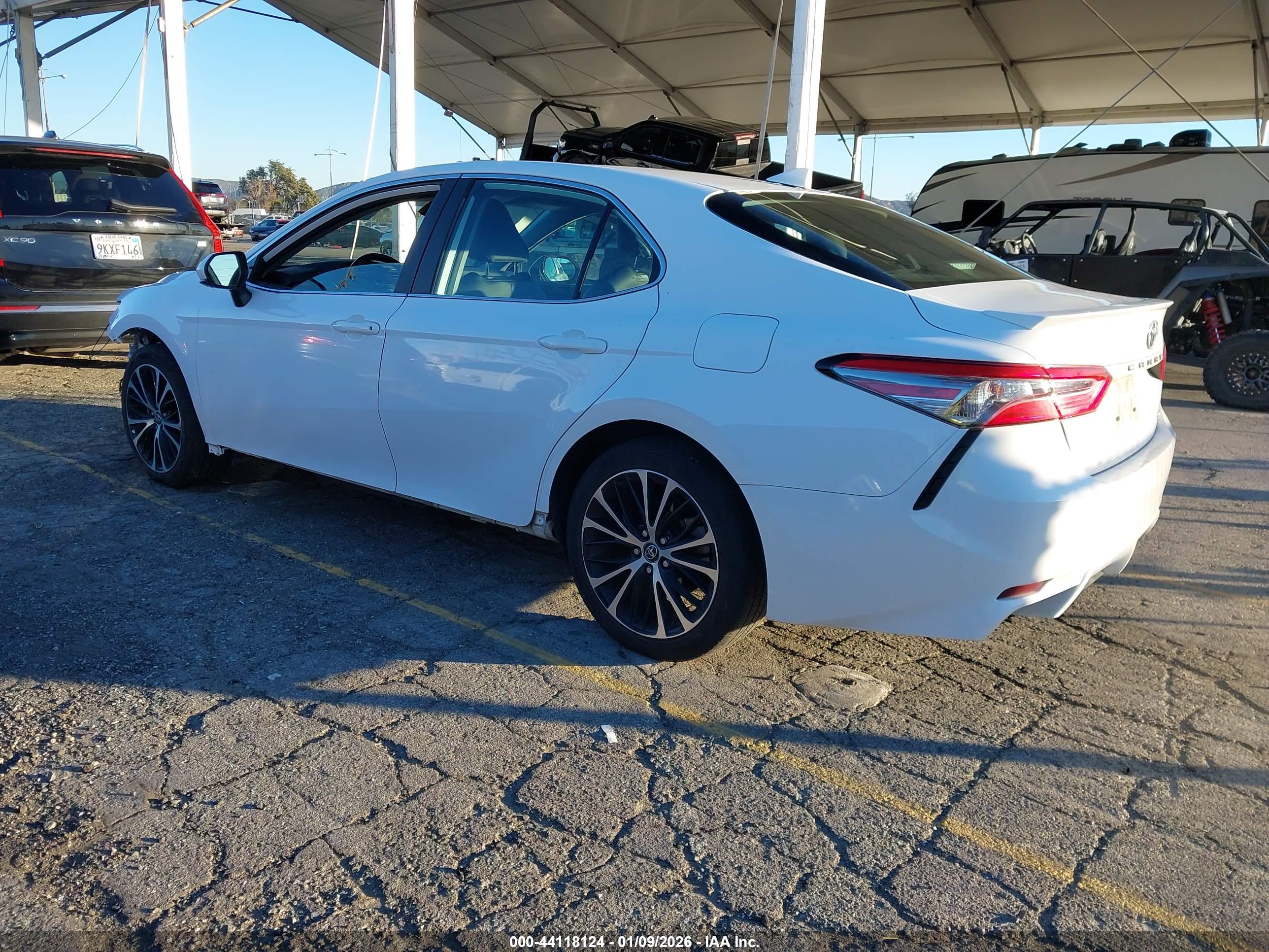TOYOTA CAMRY image 3