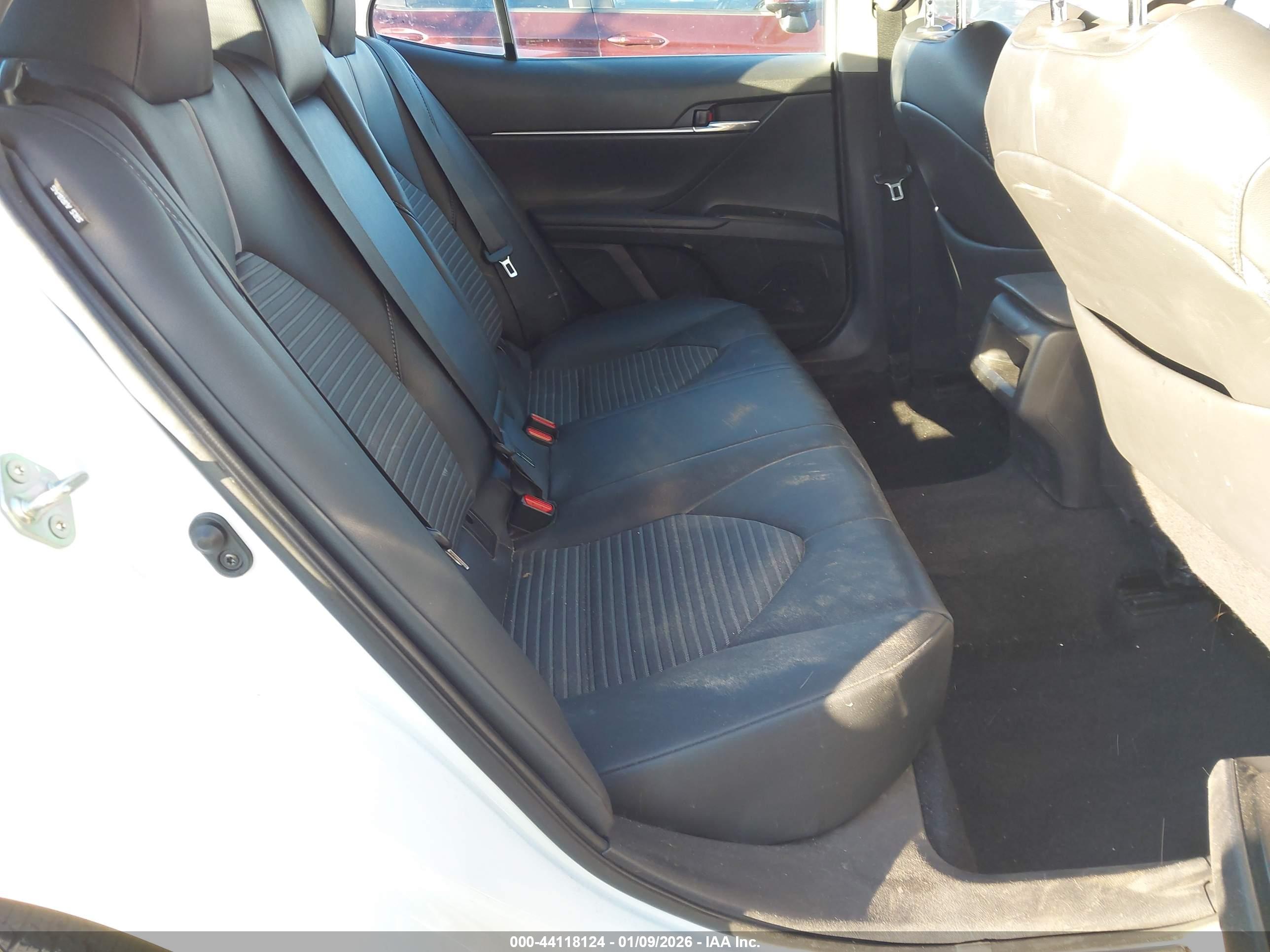 TOYOTA CAMRY image 8