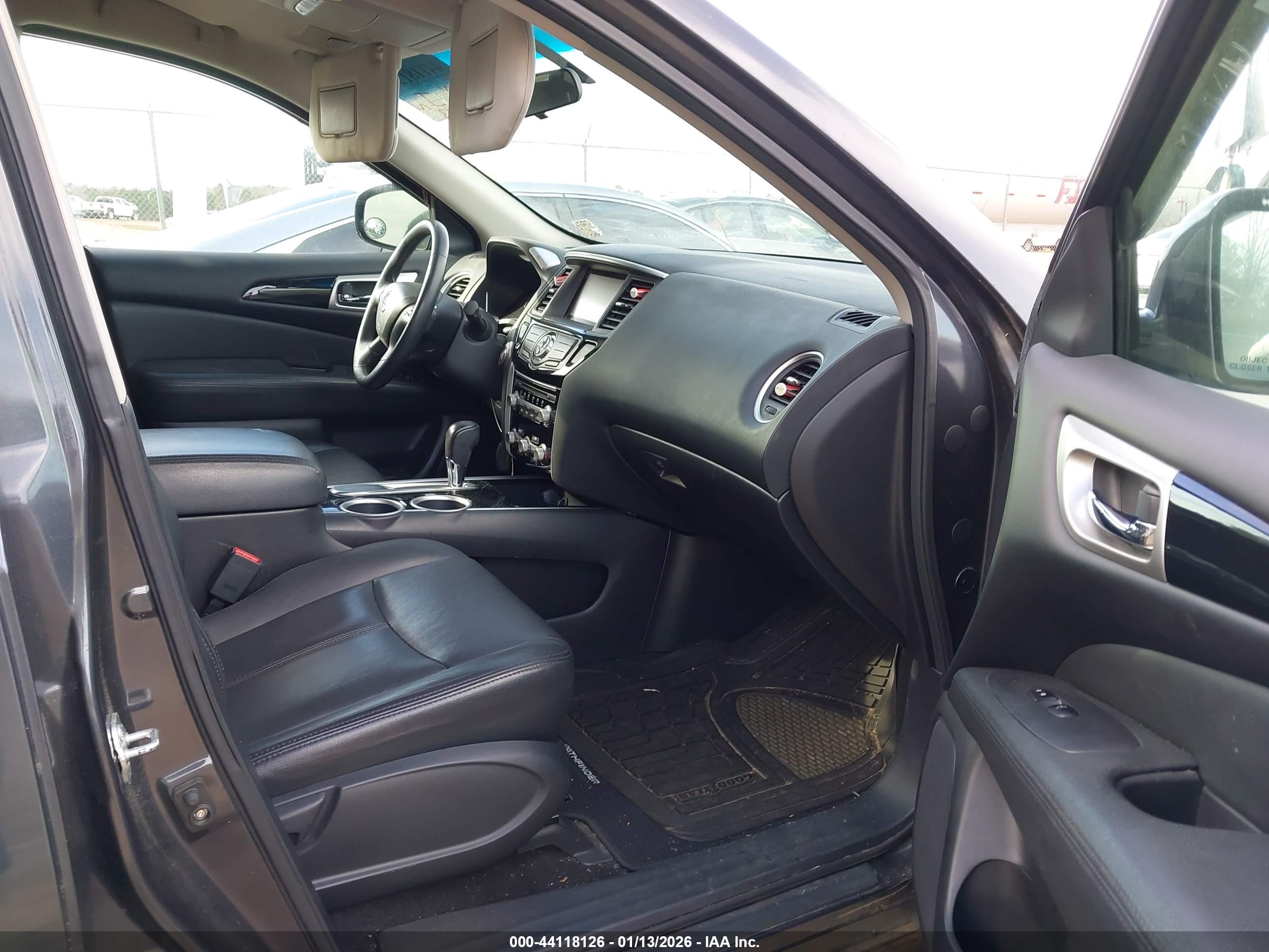 NISSAN PATHFINDER image 5