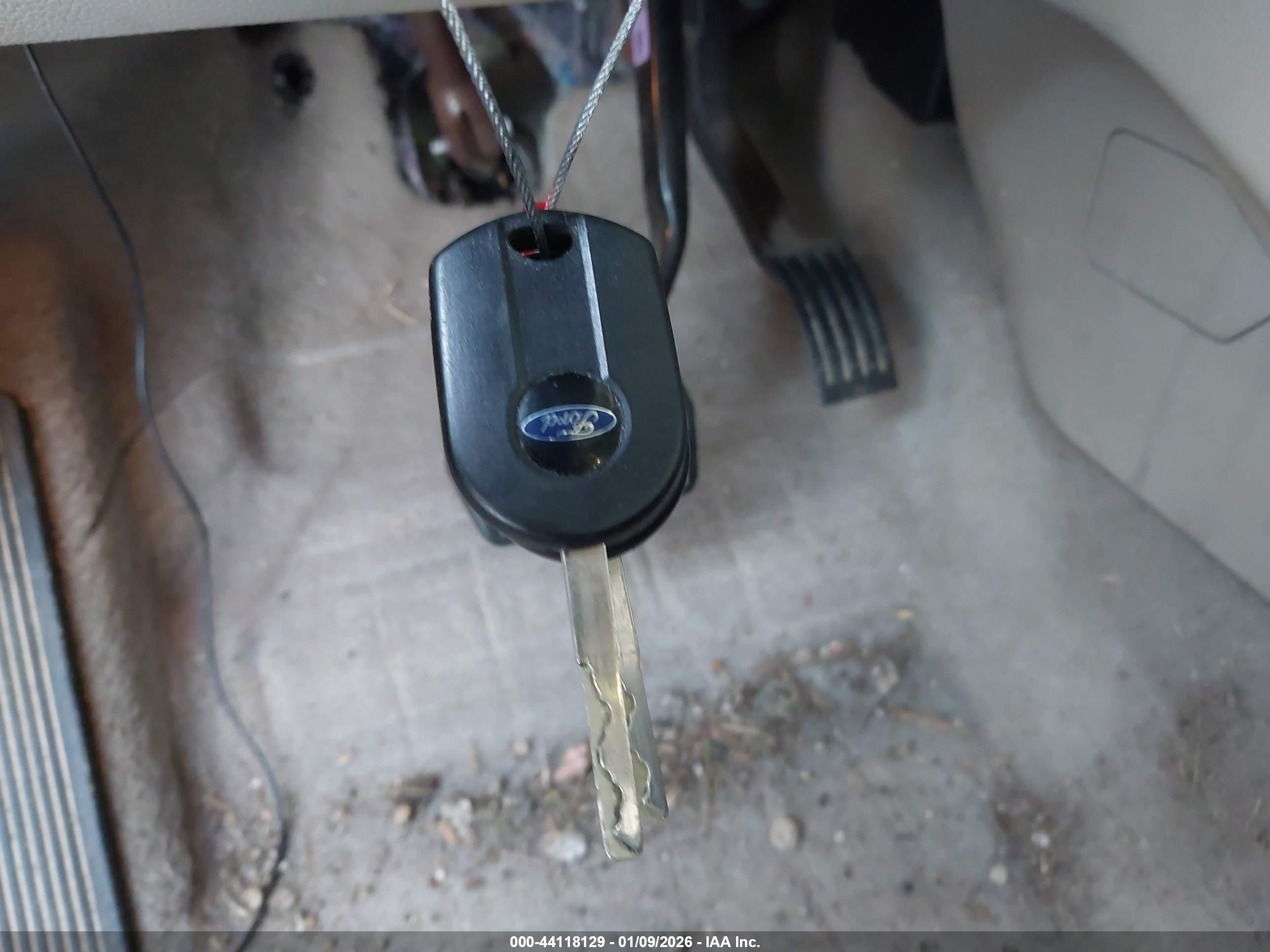 FORD ESCAPE image 11