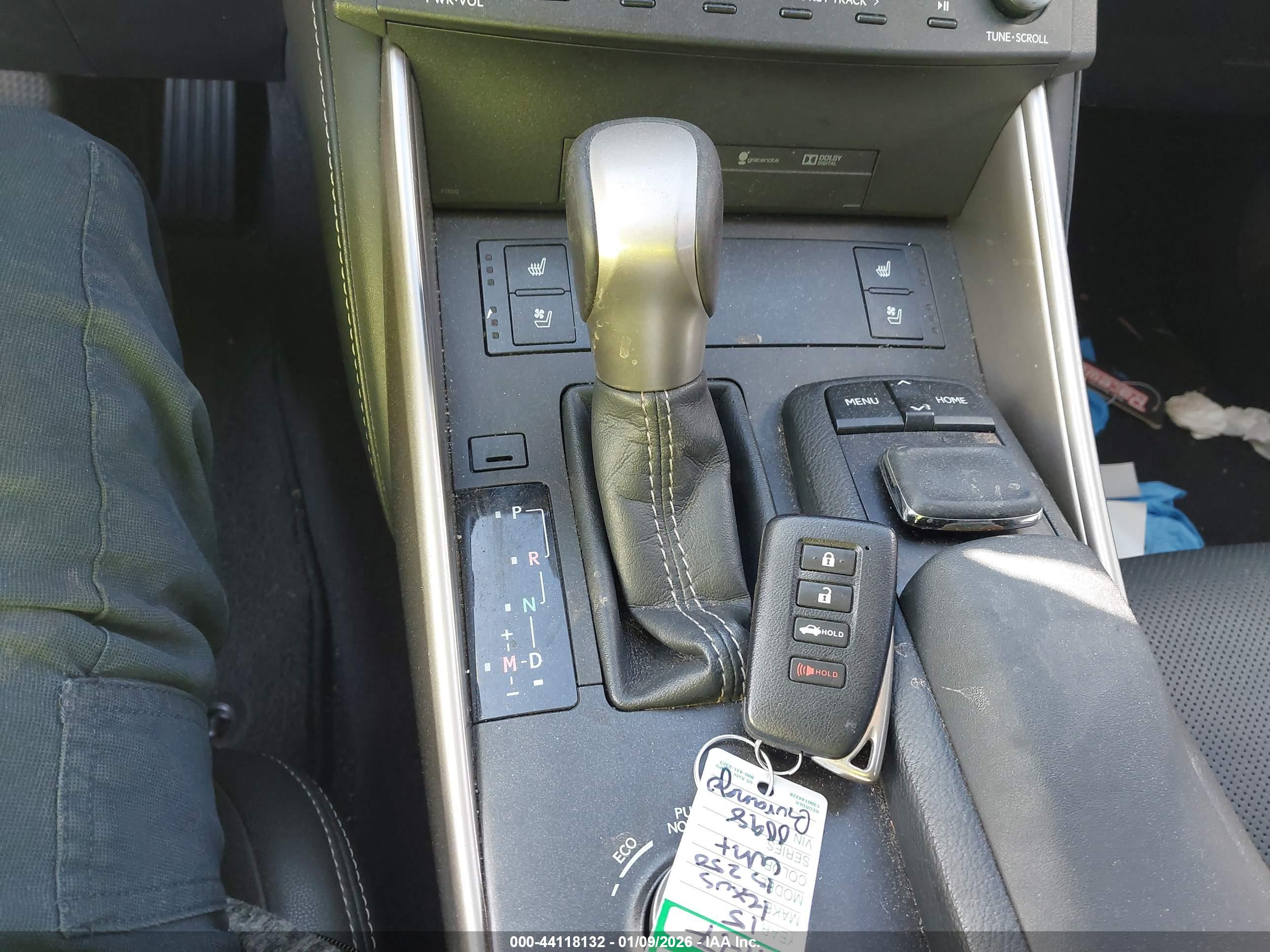 LEXUS IS image 11
