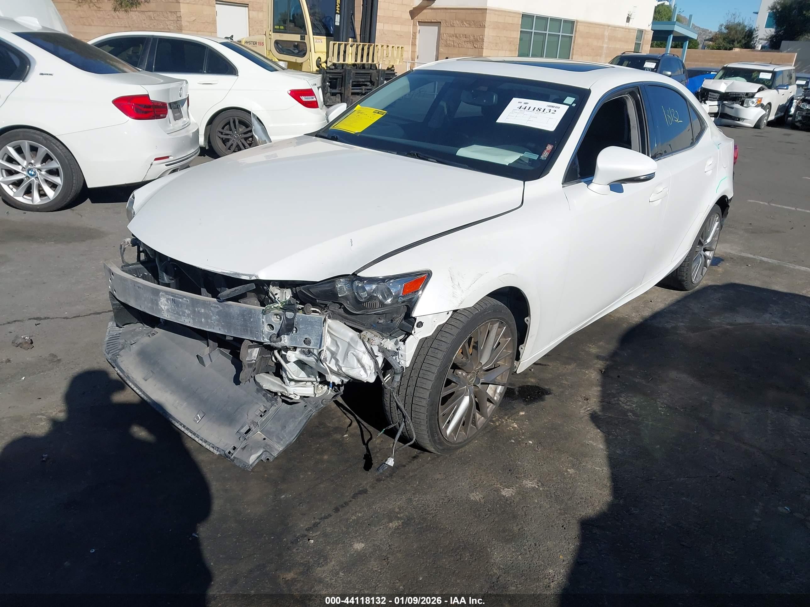 LEXUS IS image 2