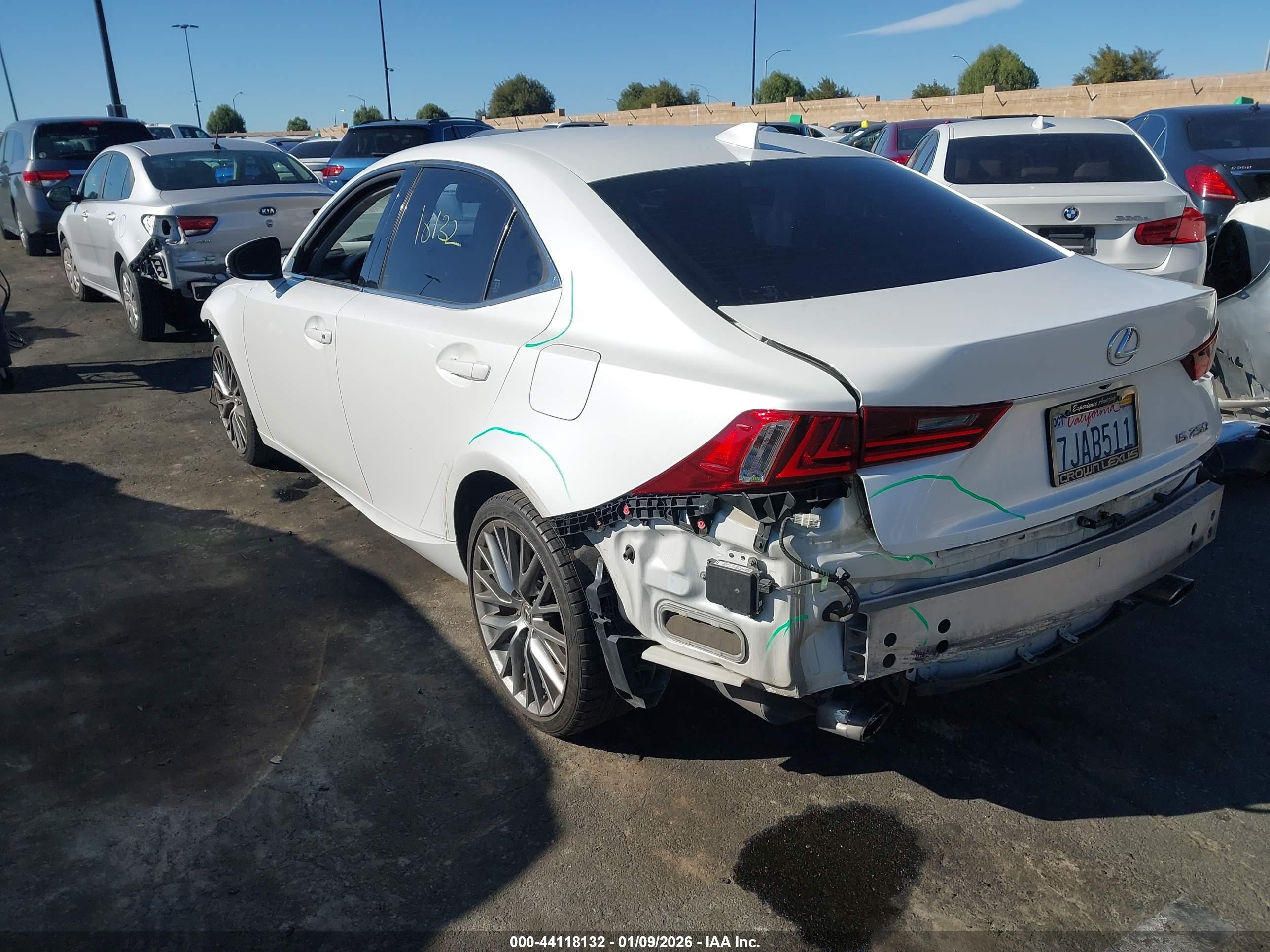 LEXUS IS image 3