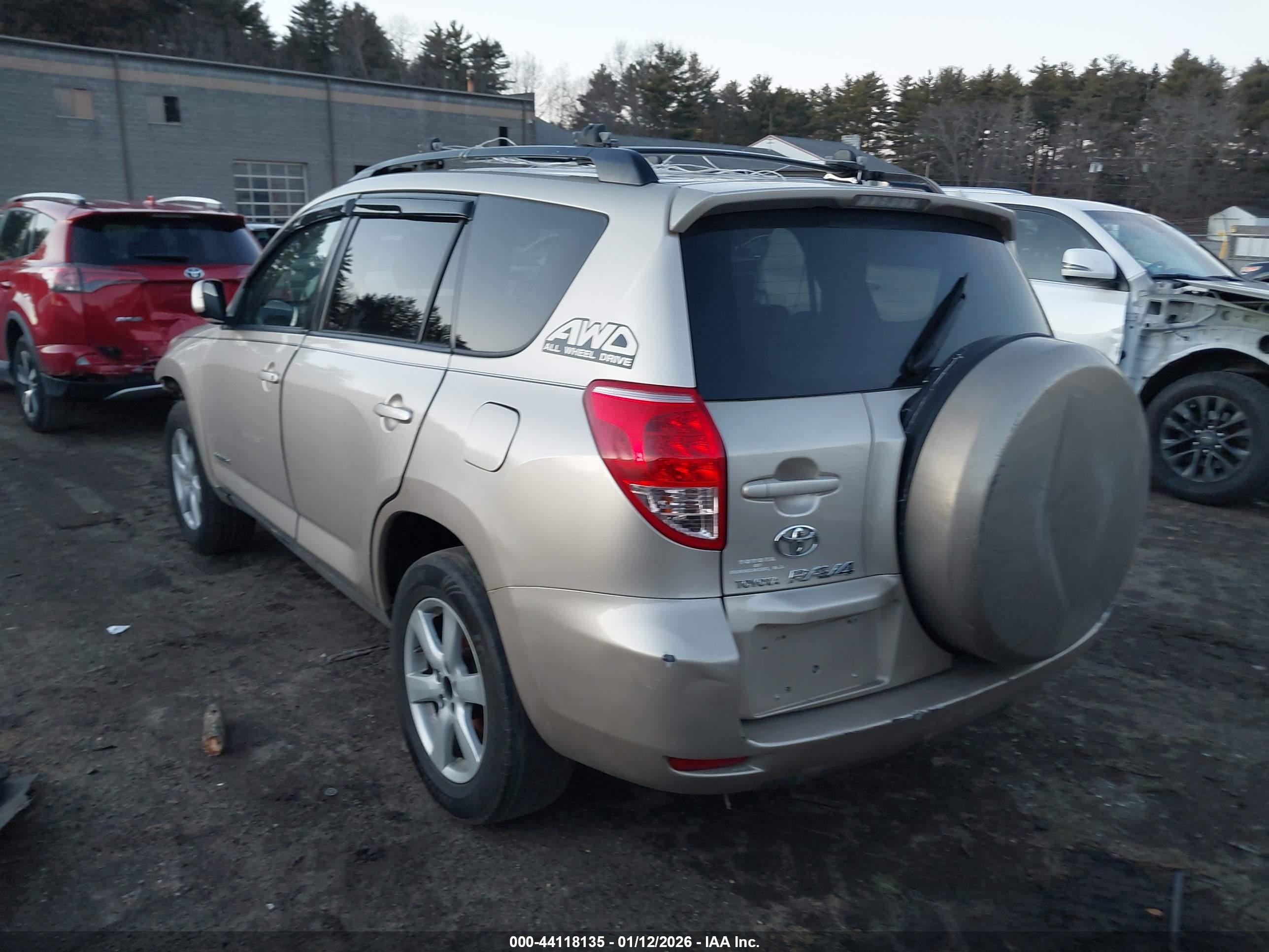 TOYOTA RAV4 image 3