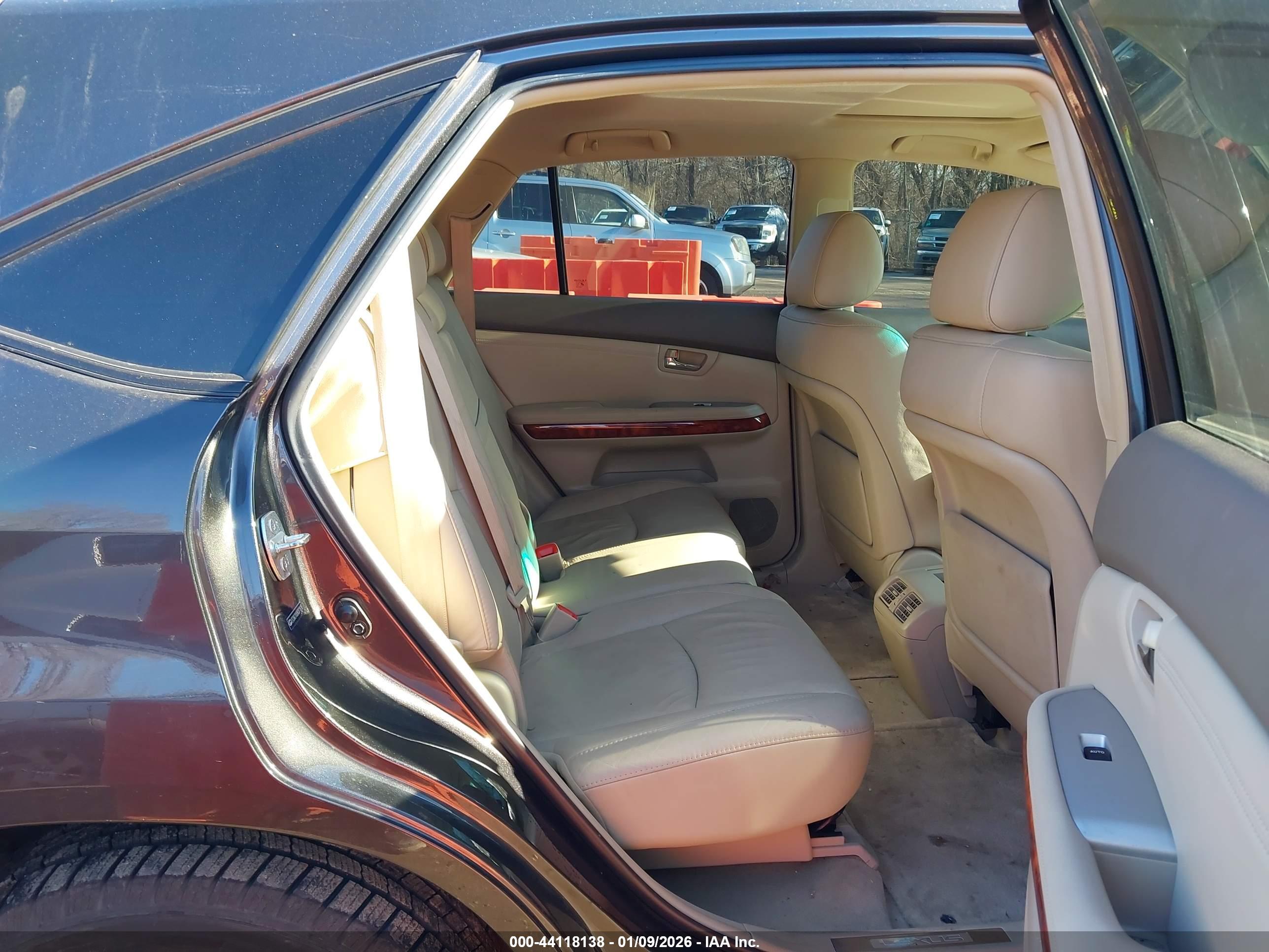 LEXUS RX image 8