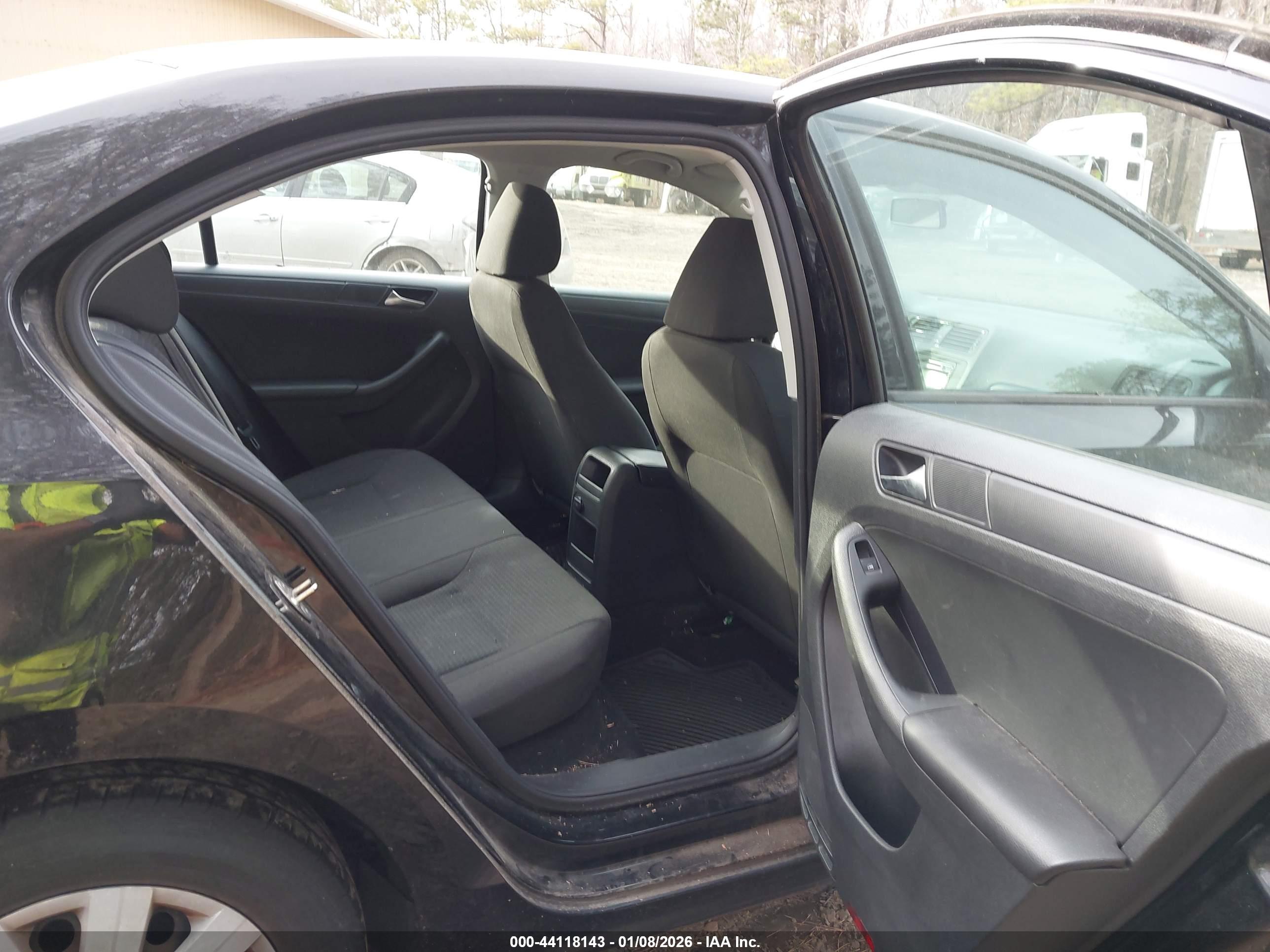 VOLKSWAGEN JETTA image 8