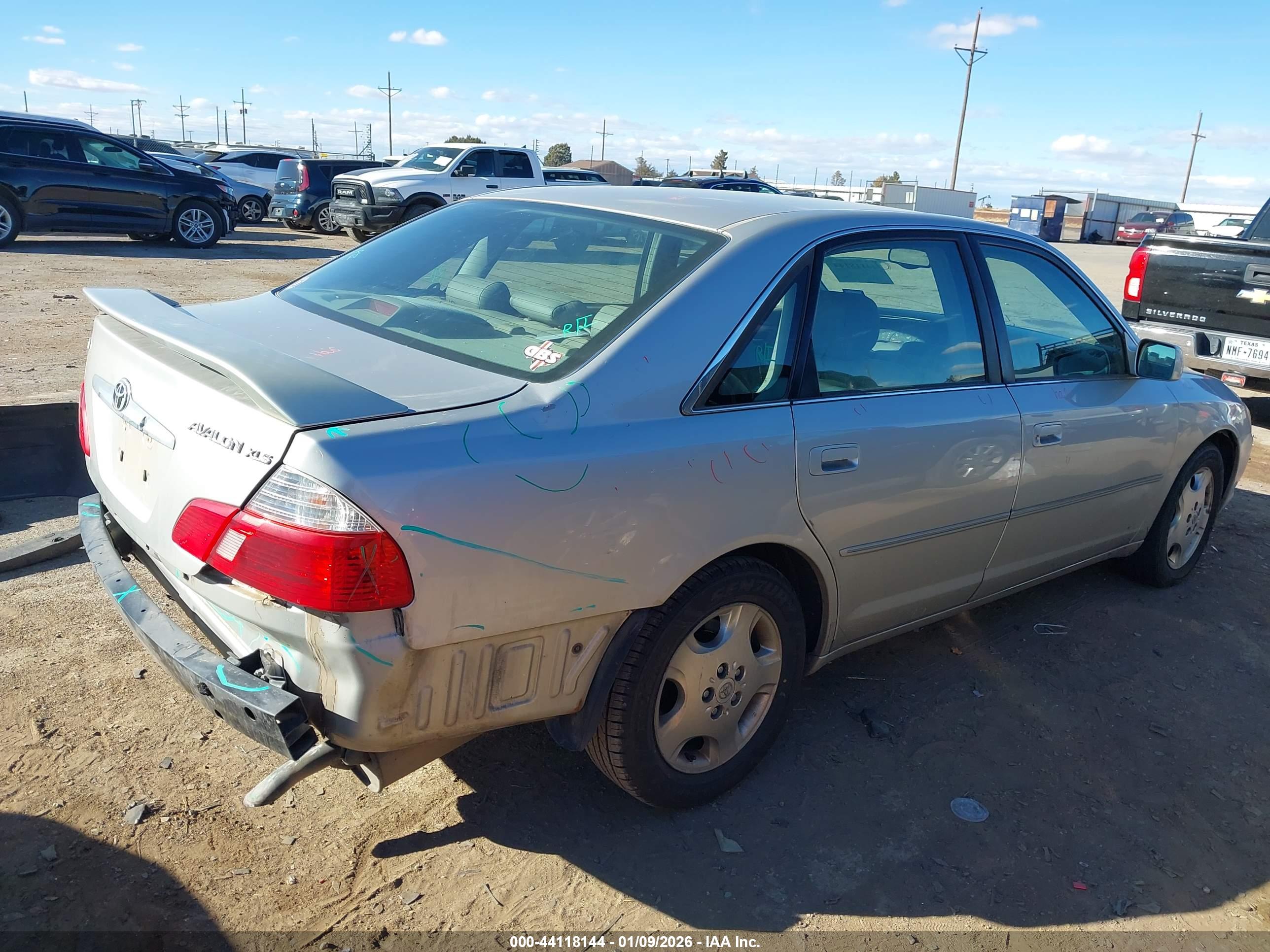 TOYOTA AVALON image 4