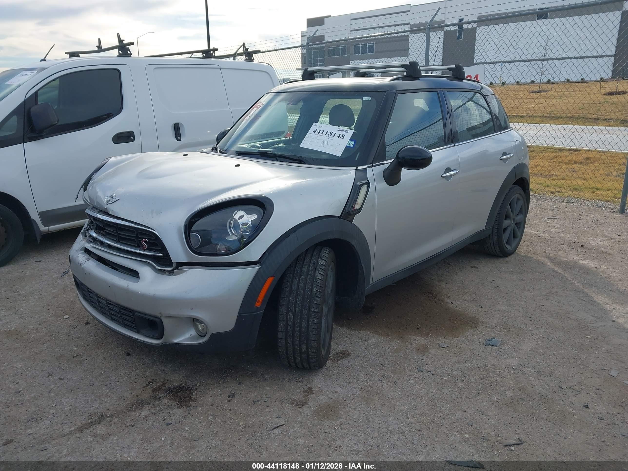 MINI COUNTRYMAN image 2