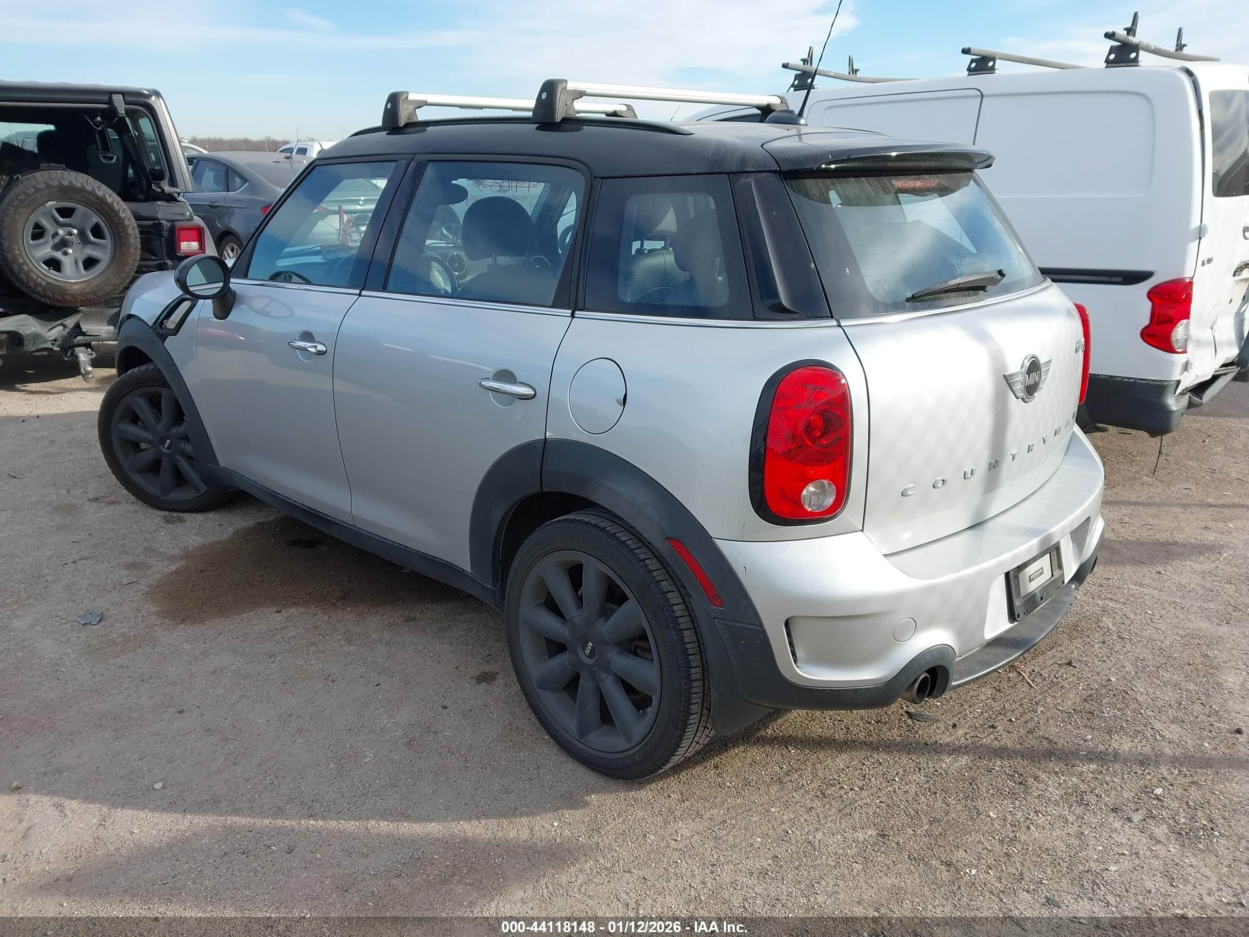 MINI COUNTRYMAN image 3