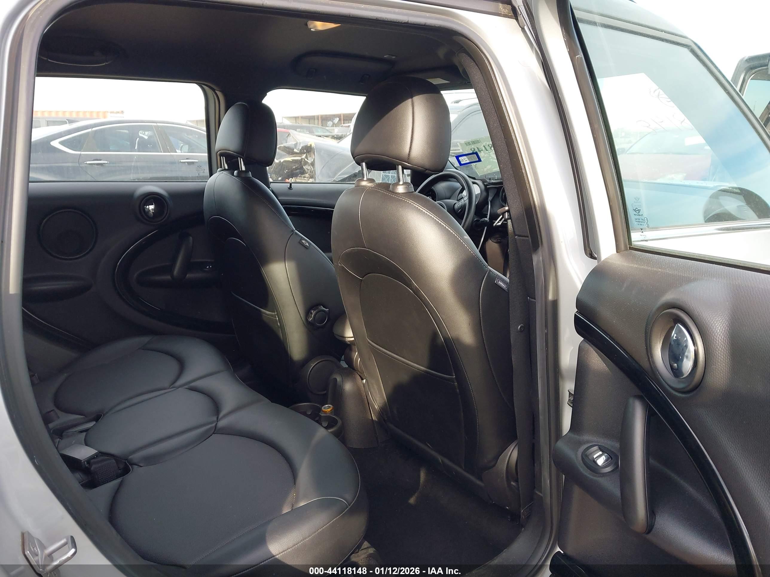 MINI COUNTRYMAN image 8