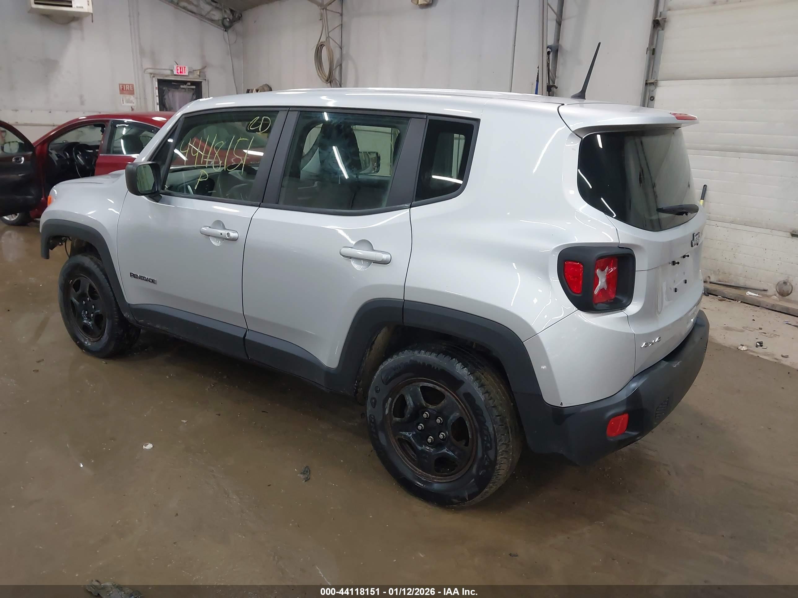 JEEP RENEGADE image 3
