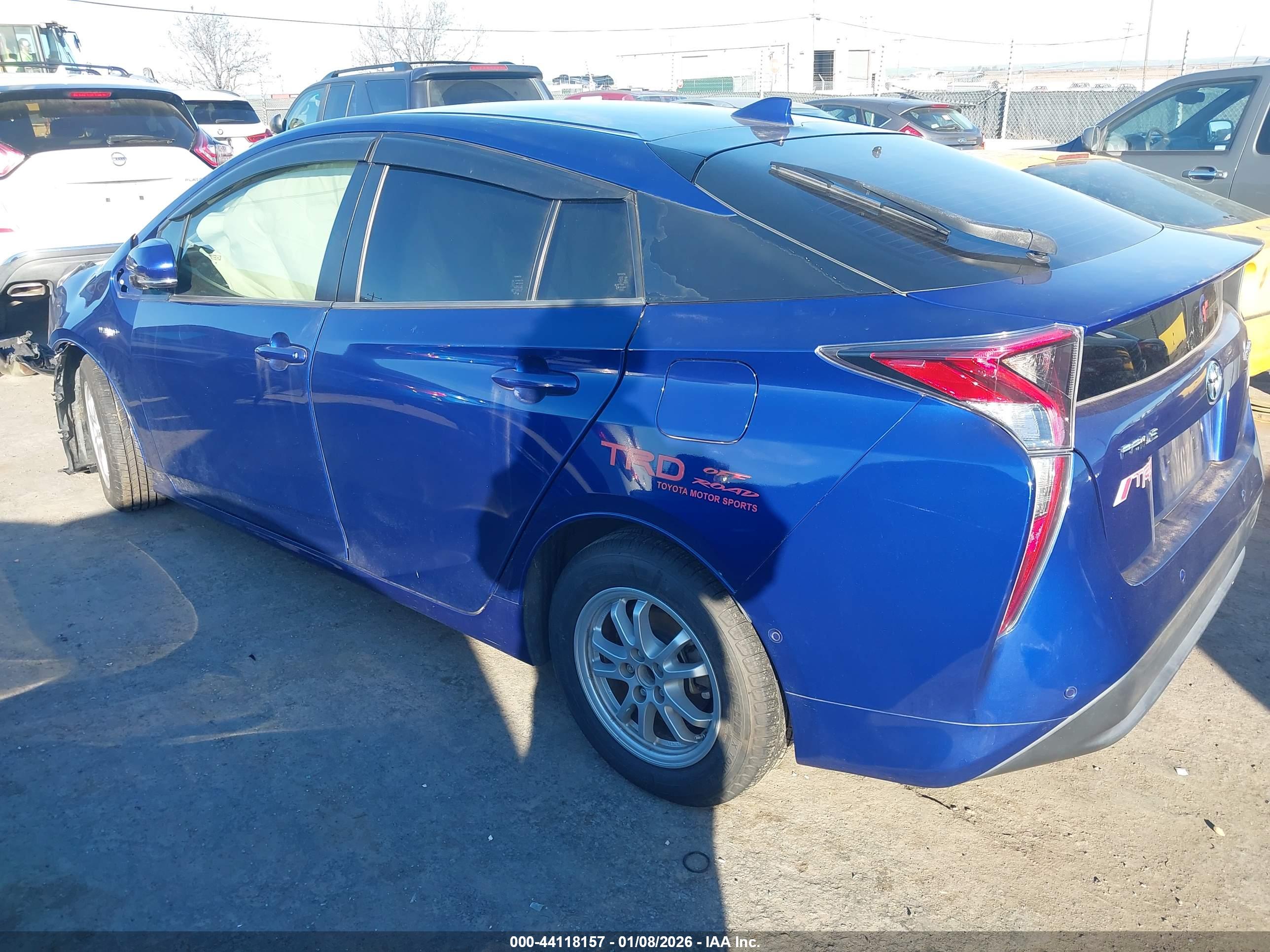 TOYOTA PRIUS image 3