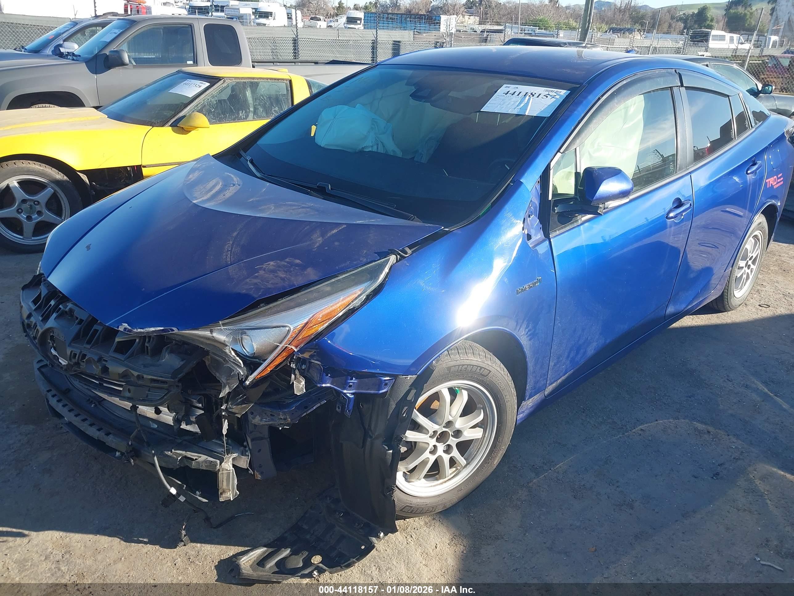 TOYOTA PRIUS image 6