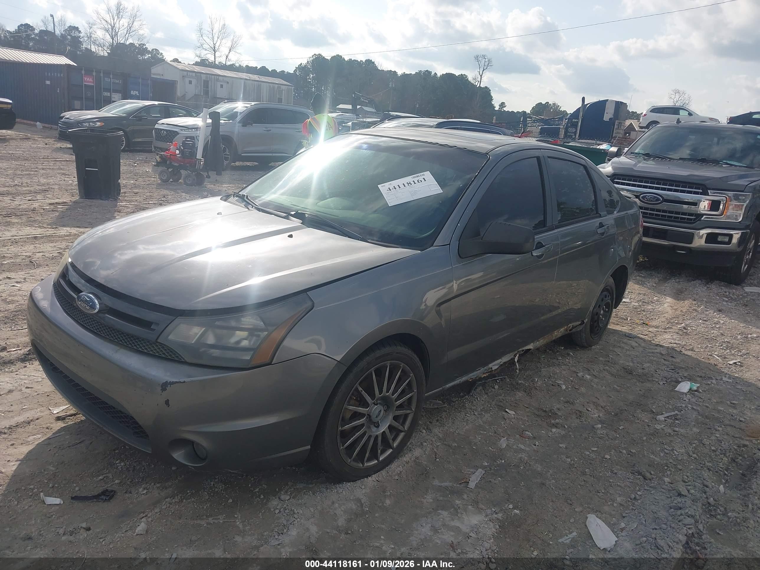 FORD FOCUS image 2