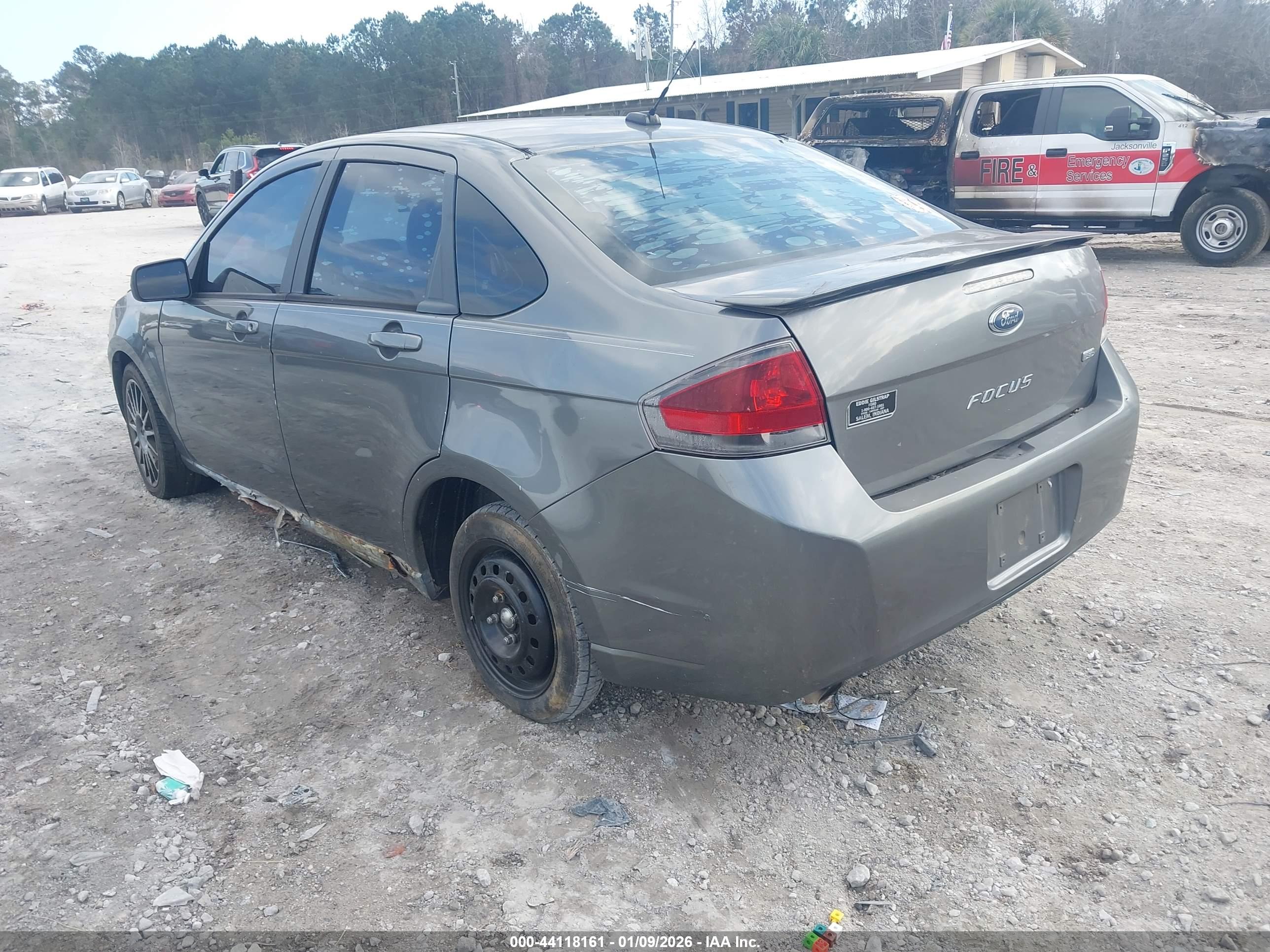 FORD FOCUS image 3