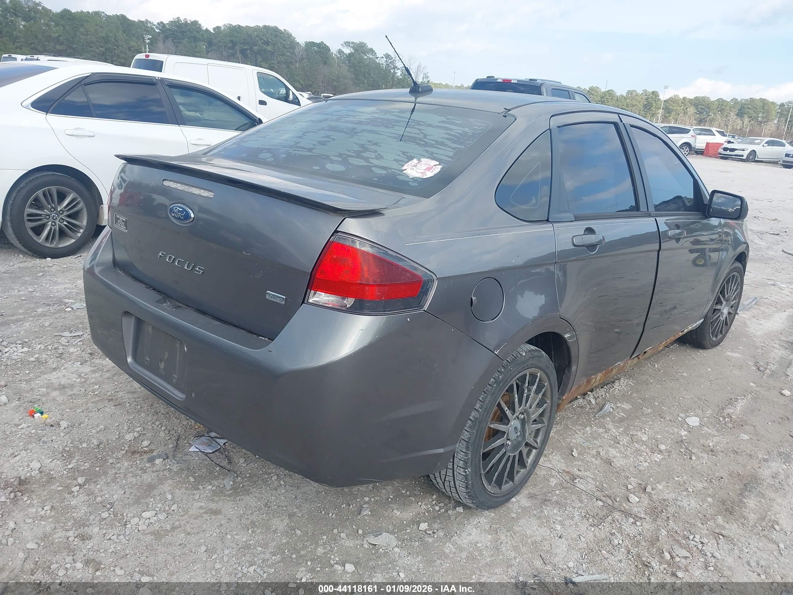 FORD FOCUS image 4