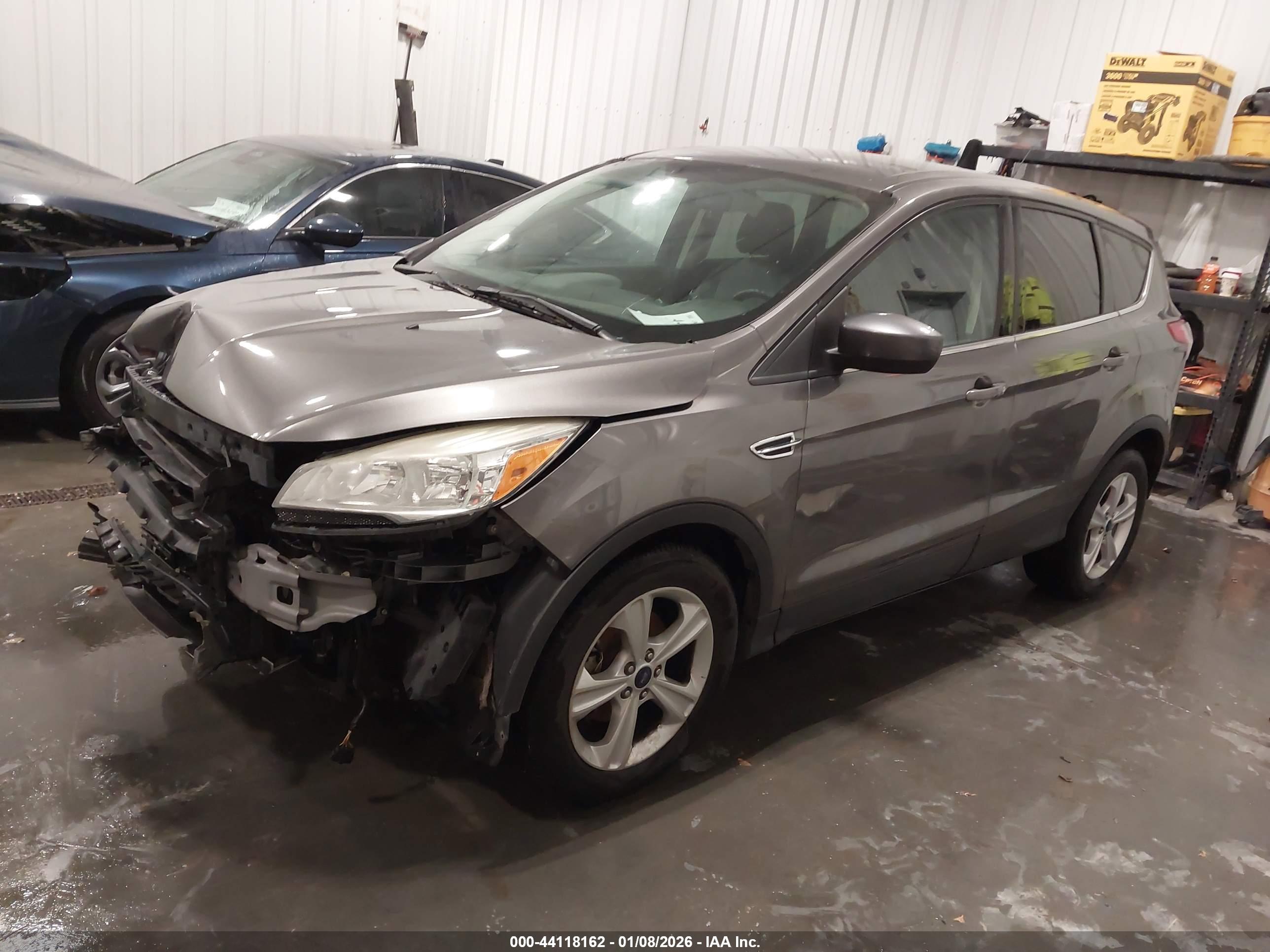FORD ESCAPE image 2
