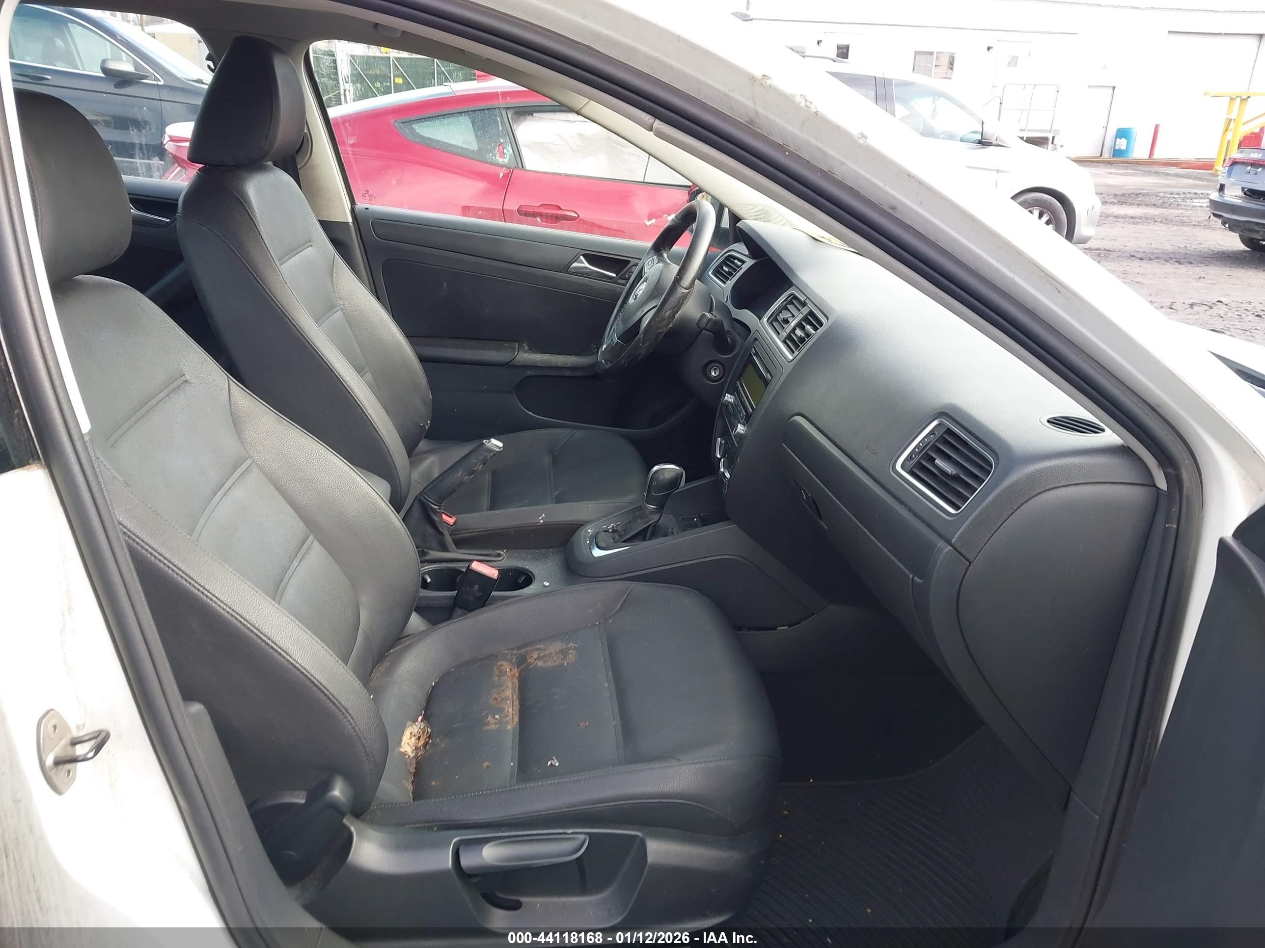 VOLKSWAGEN JETTA image 5