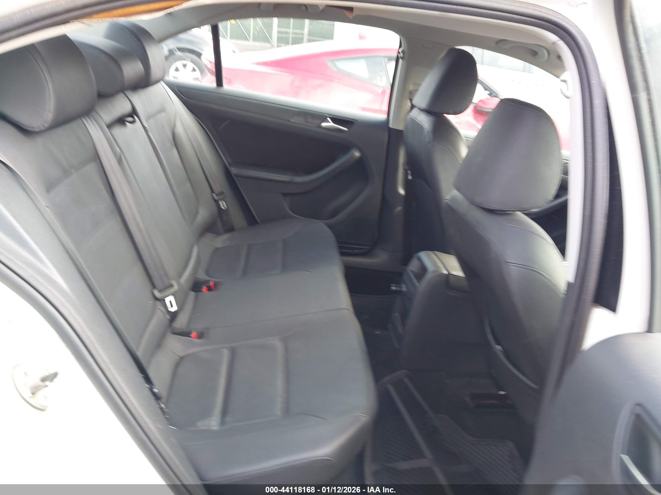 VOLKSWAGEN JETTA image 8