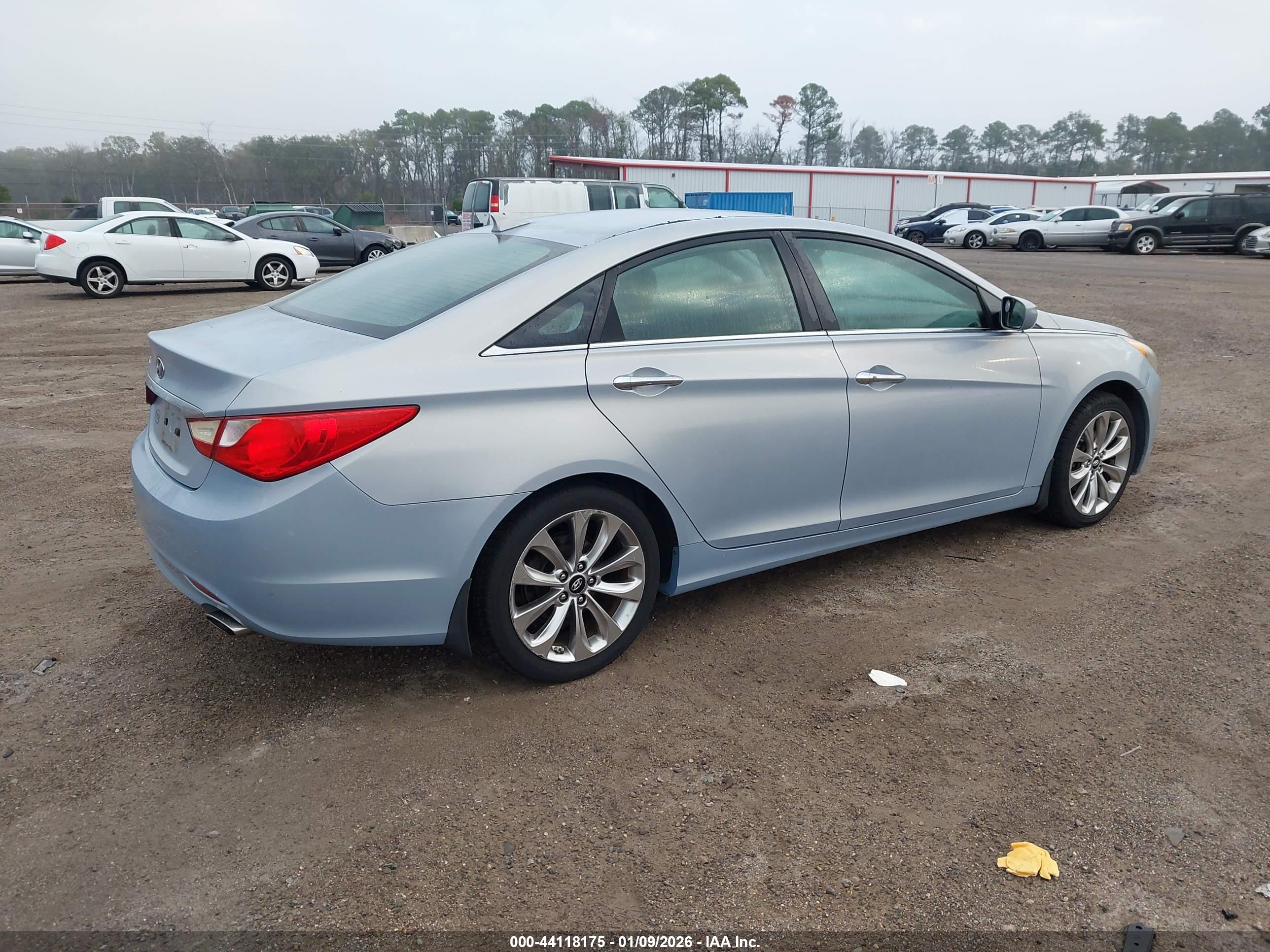 HYUNDAI SONATA image 4