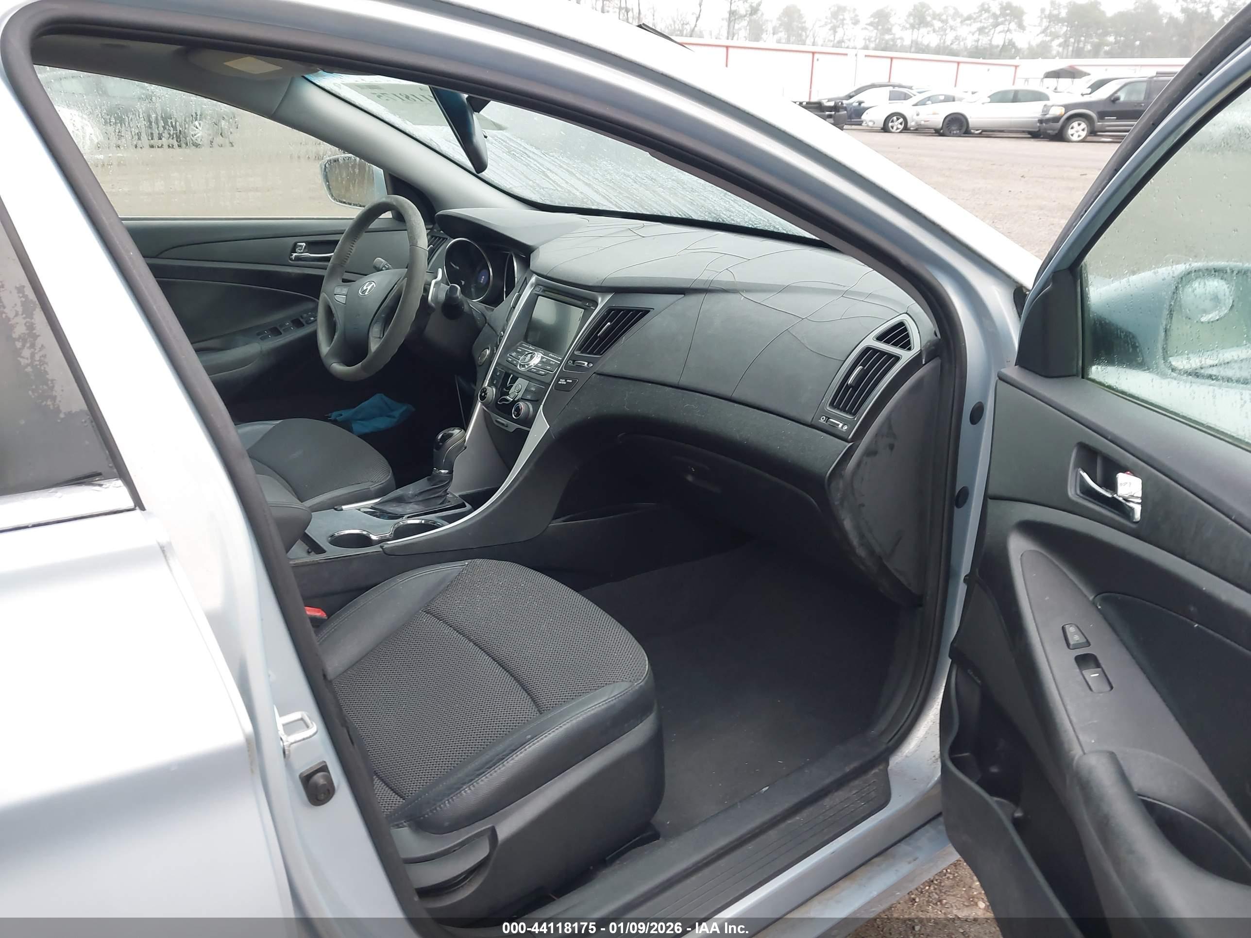 HYUNDAI SONATA image 5