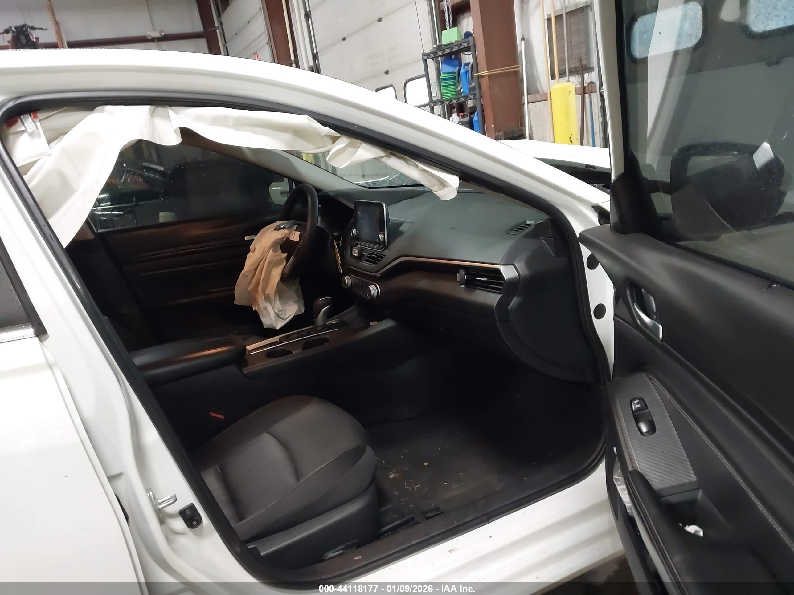NISSAN ALTIMA image 5