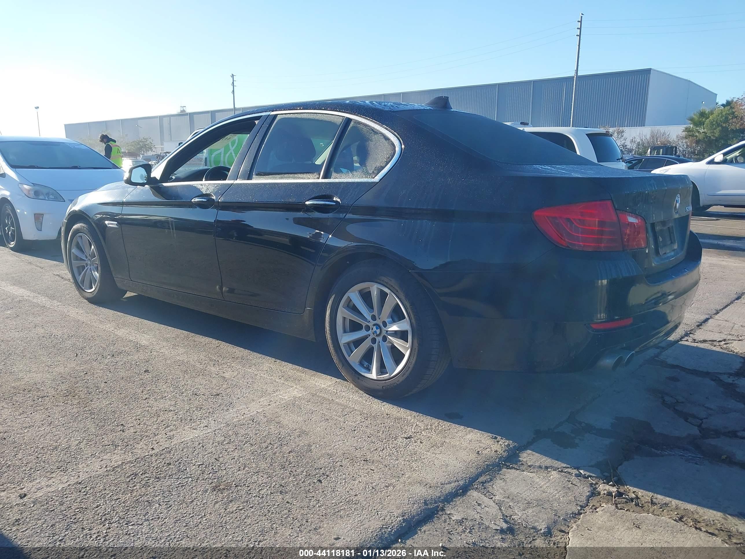 BMW 528I image 3