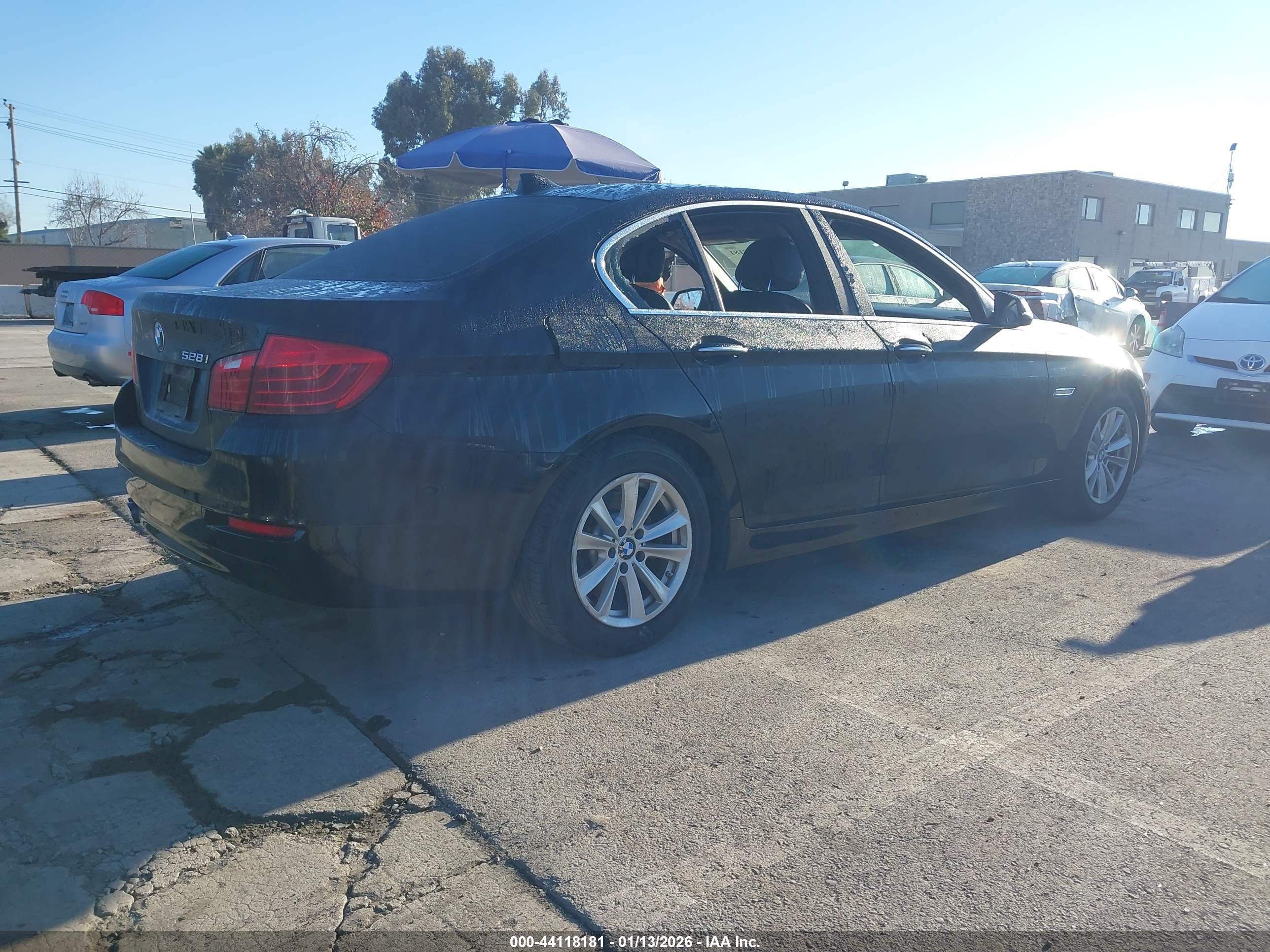 BMW 528I image 4