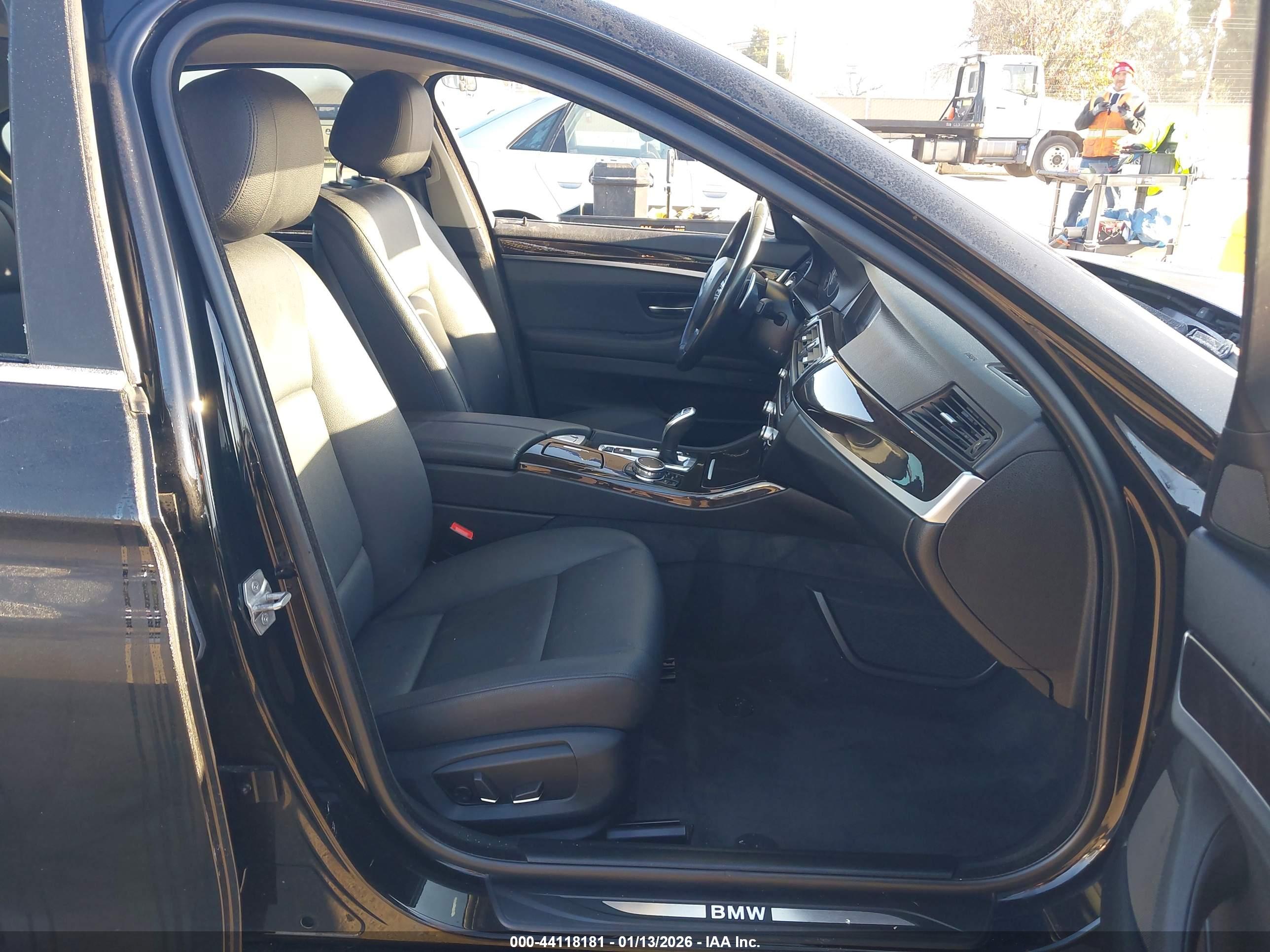 BMW 528I image 5