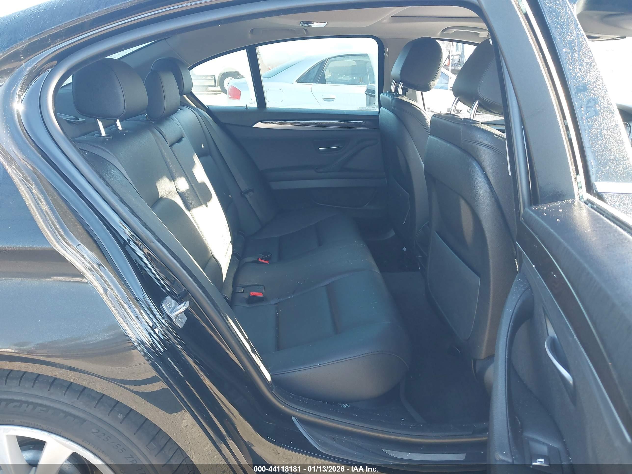 BMW 528I image 8