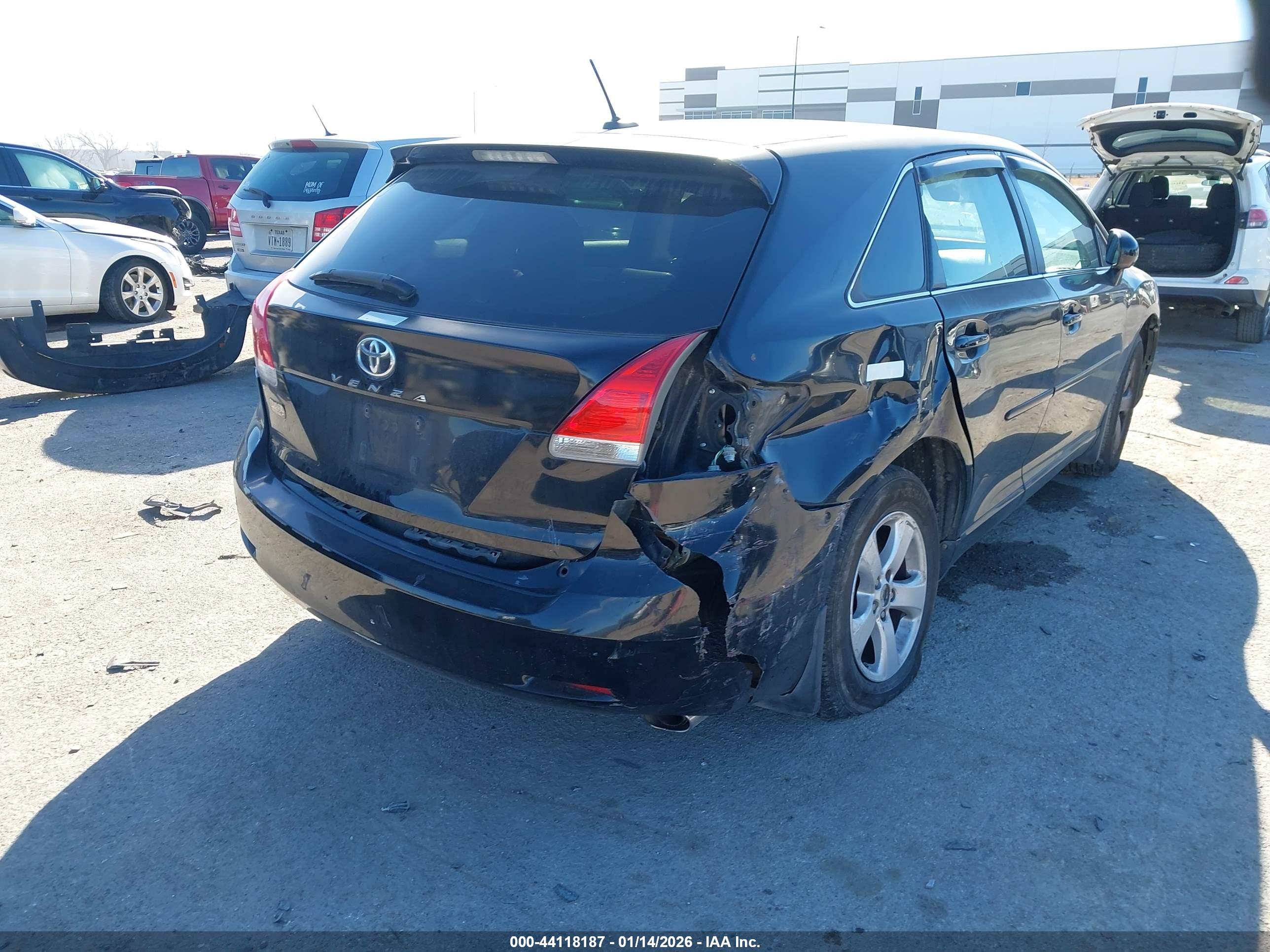 TOYOTA VENZA image 4