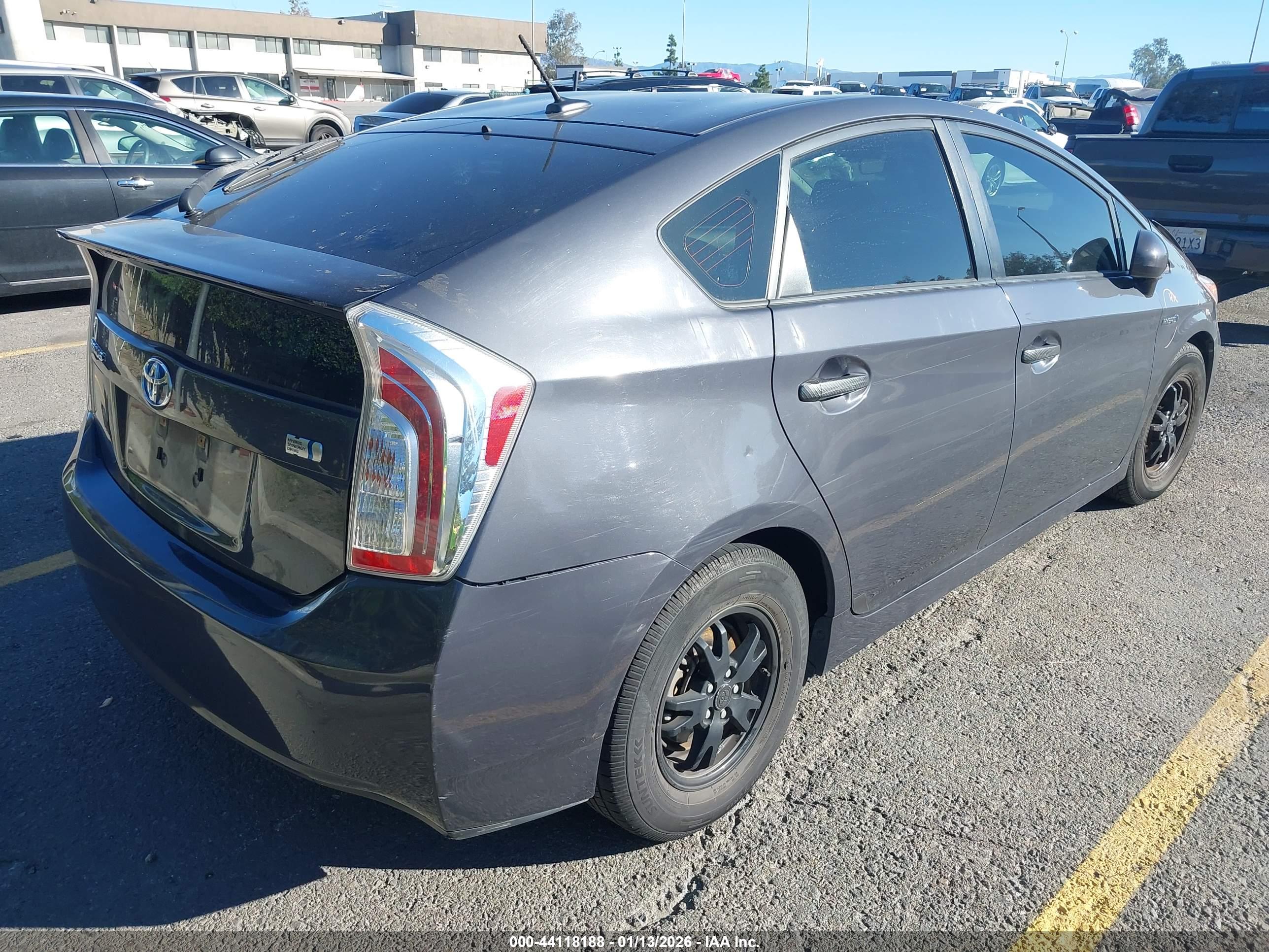TOYOTA PRIUS image 4