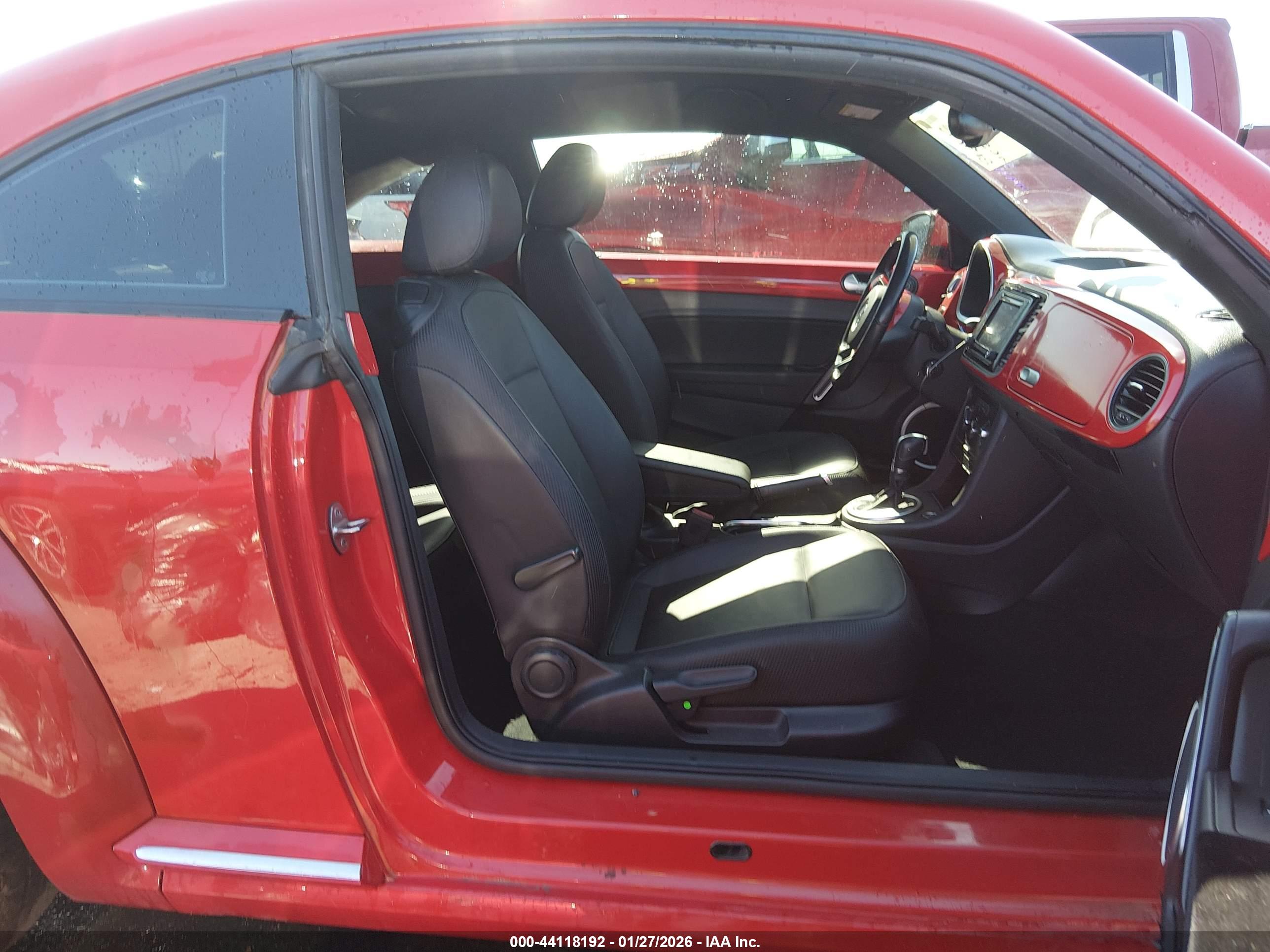 VOLKSWAGEN BEETLE image 5