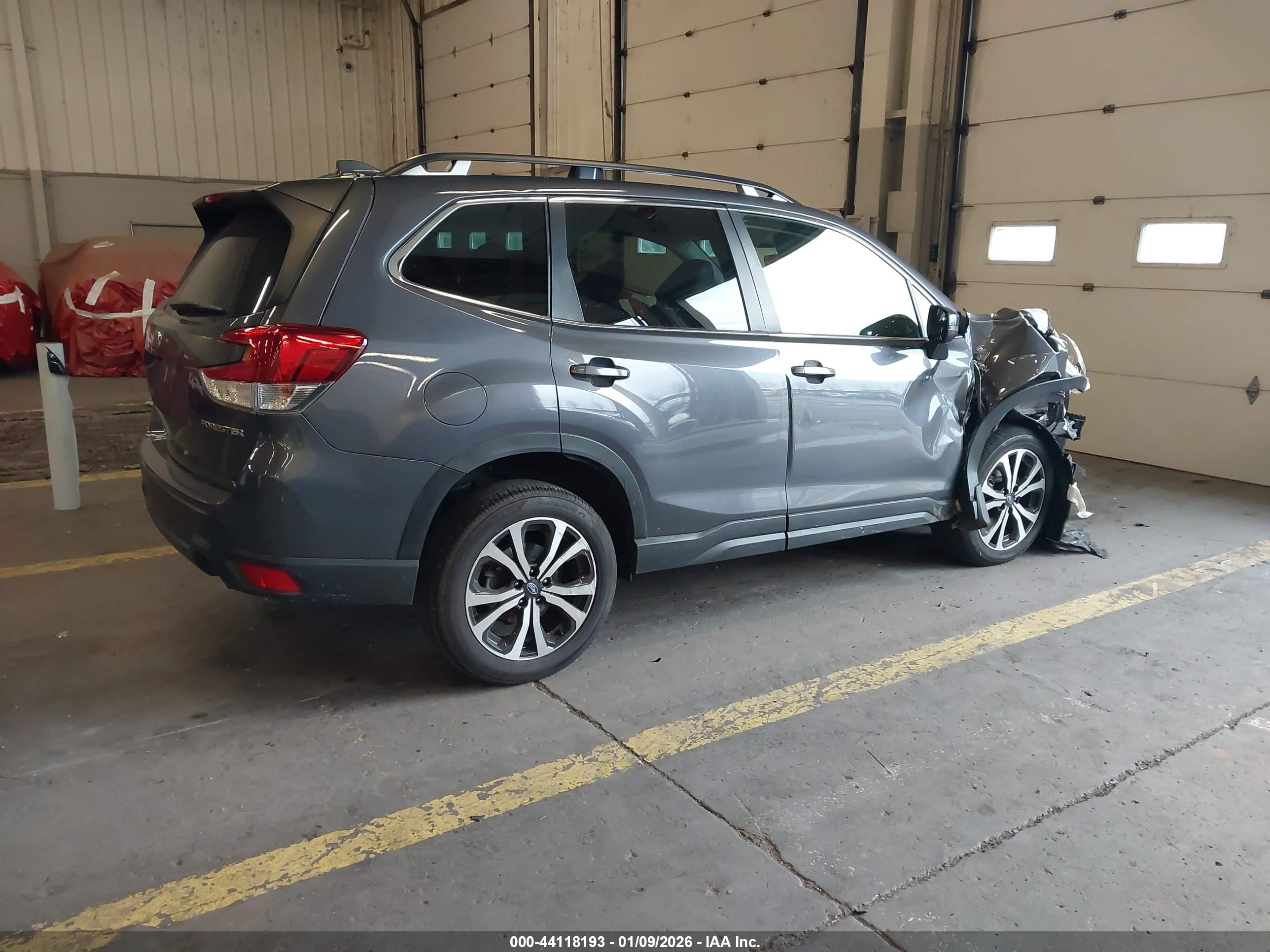 SUBARU FORESTER image 4