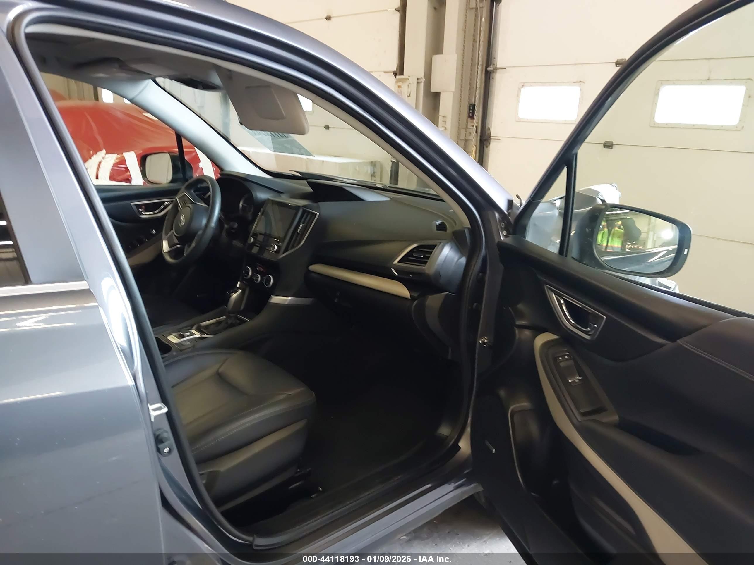 SUBARU FORESTER image 5