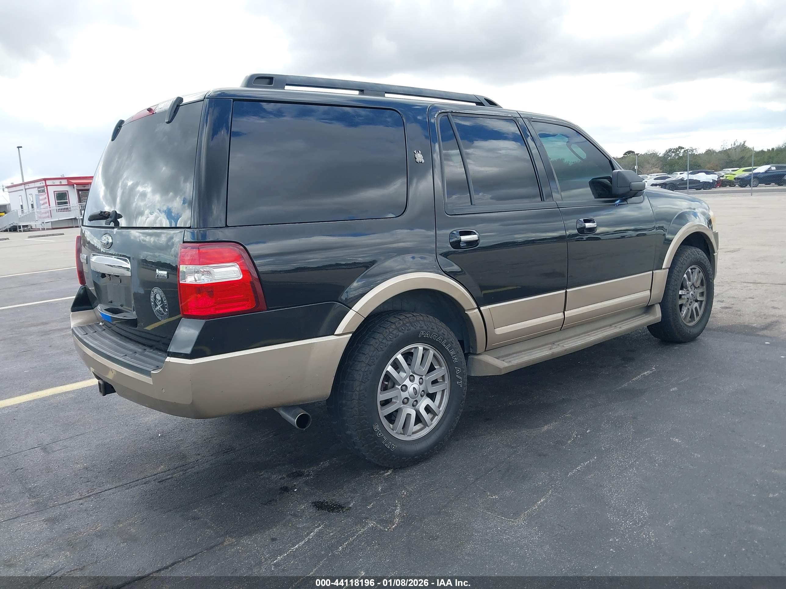 FORD EXPEDITION image 4