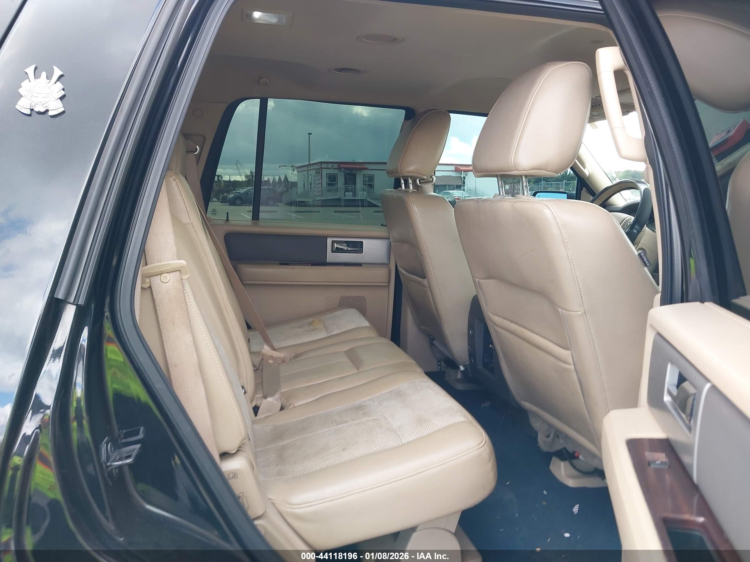 FORD EXPEDITION image 8