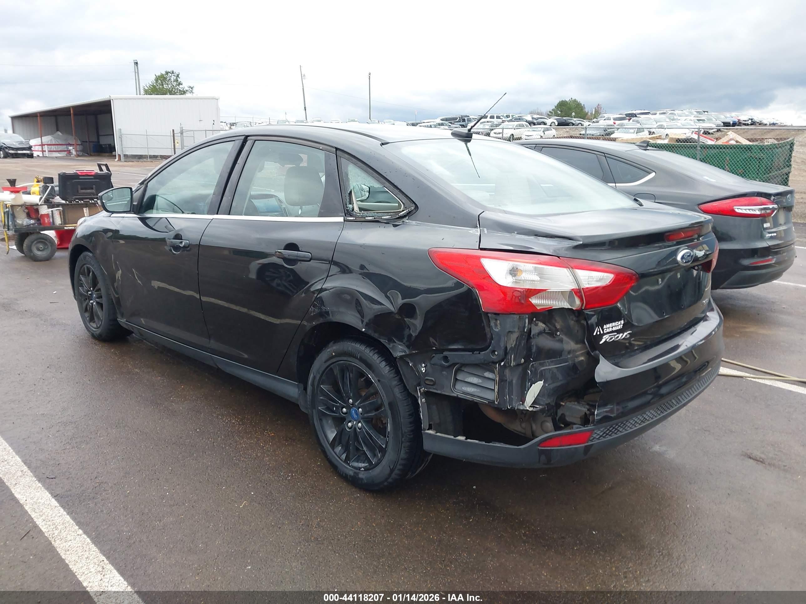 FORD FOCUS image 3
