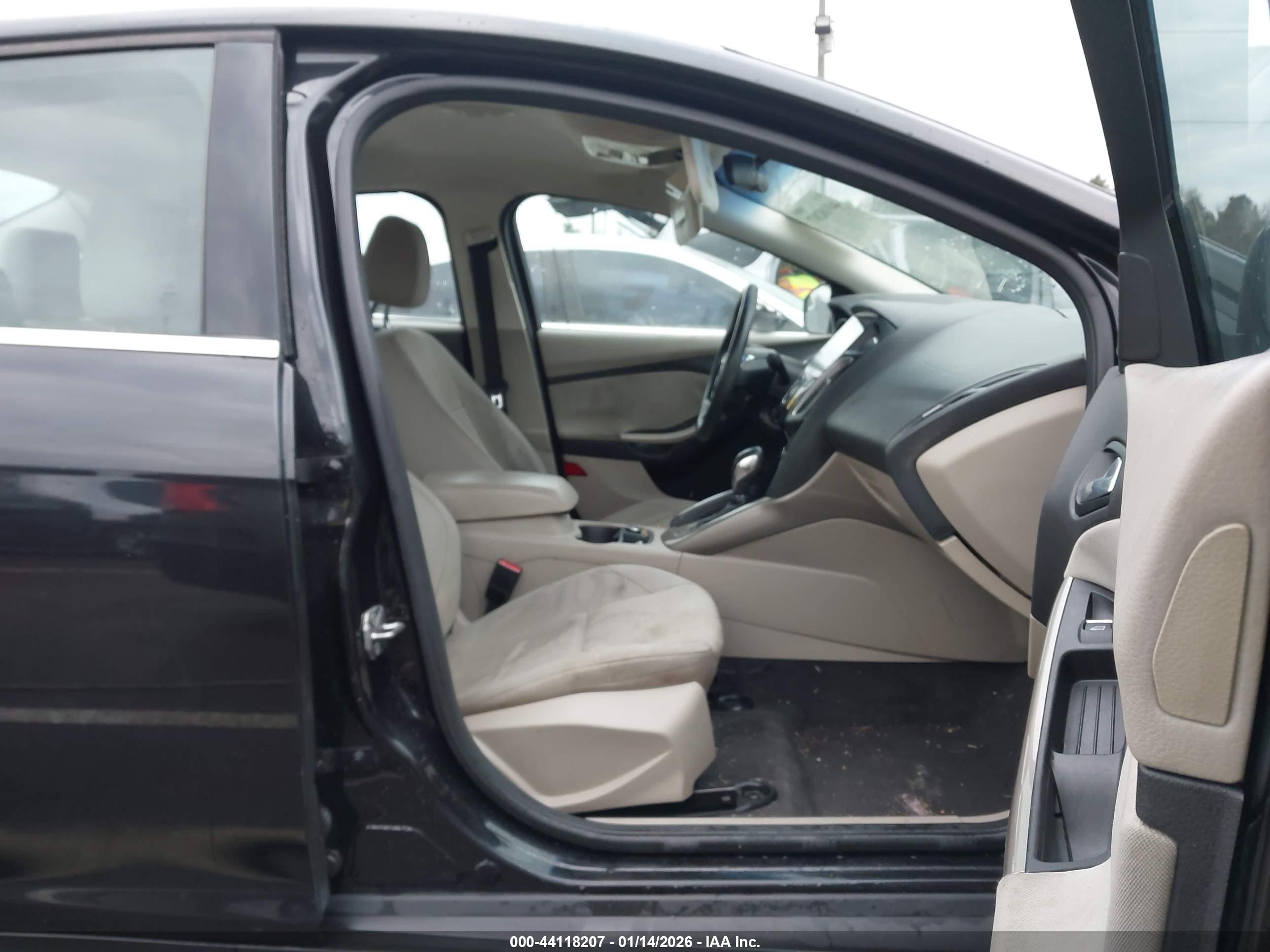 FORD FOCUS image 5
