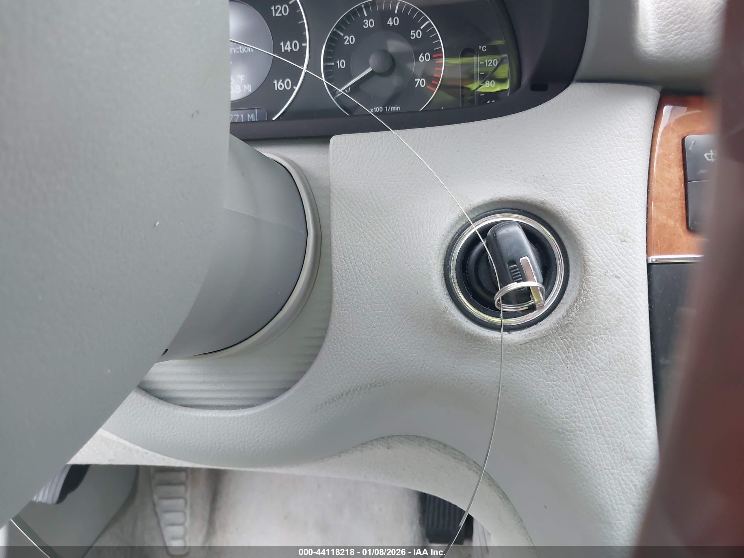 MERCEDES-BENZ CLK image 11