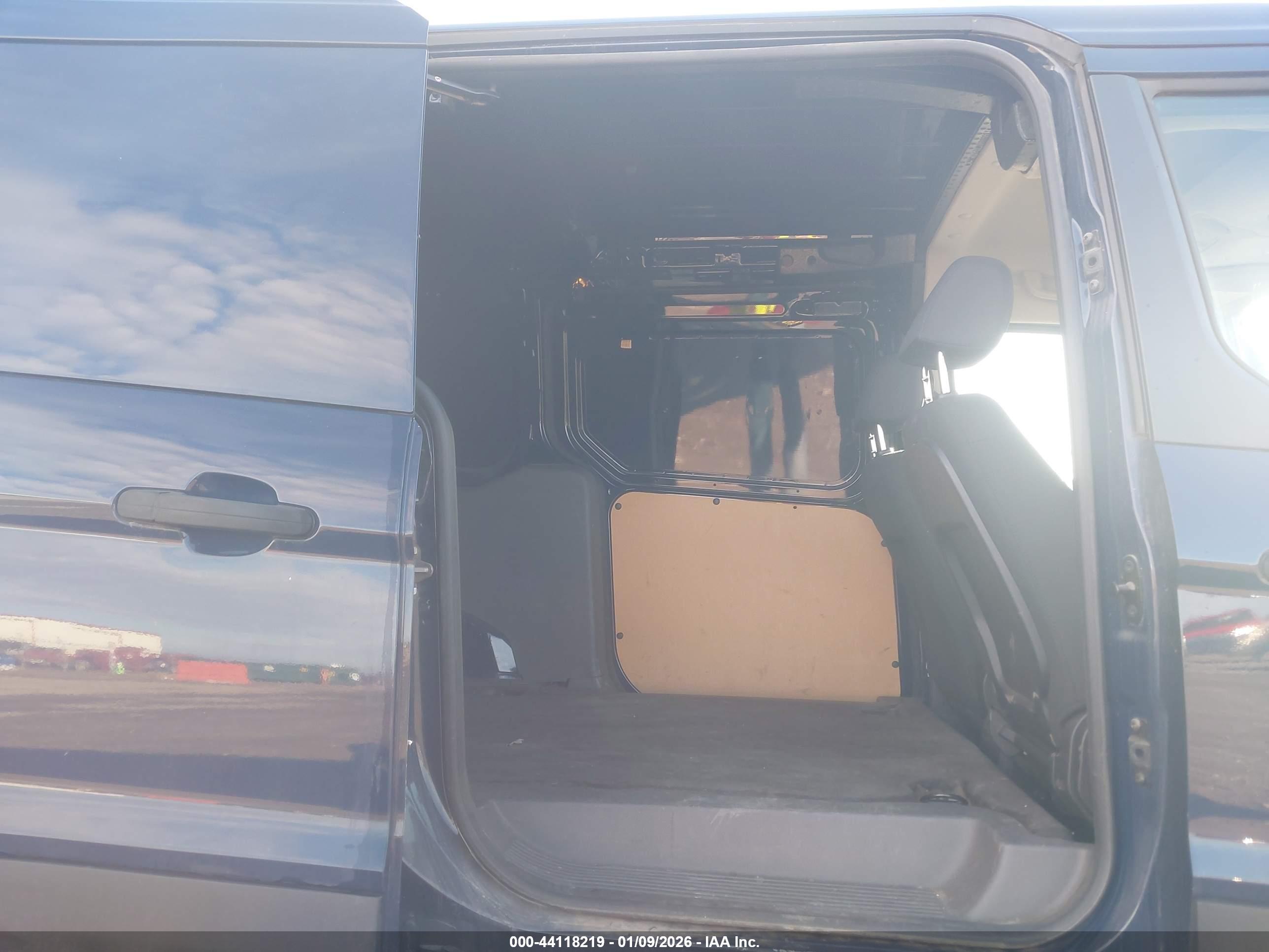 FORD TRANSIT image 8