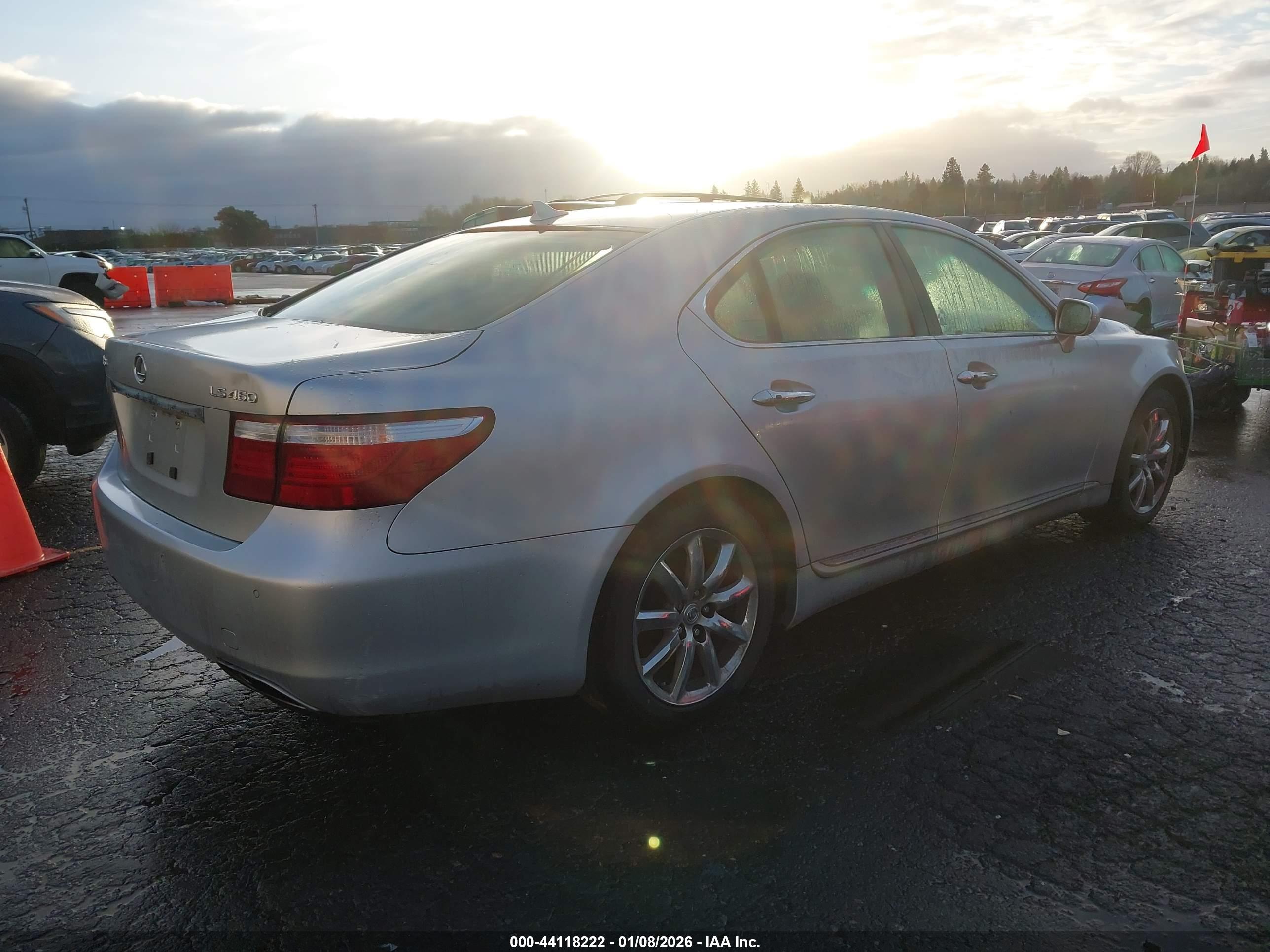 LEXUS LS image 4