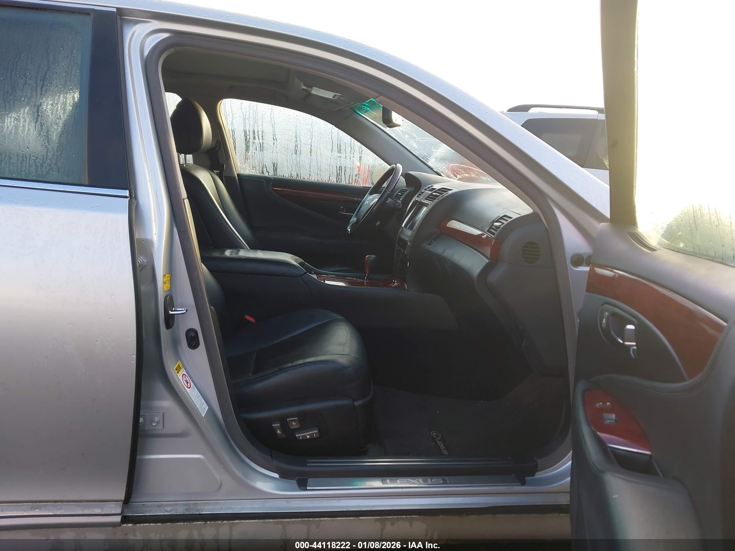 LEXUS LS image 5