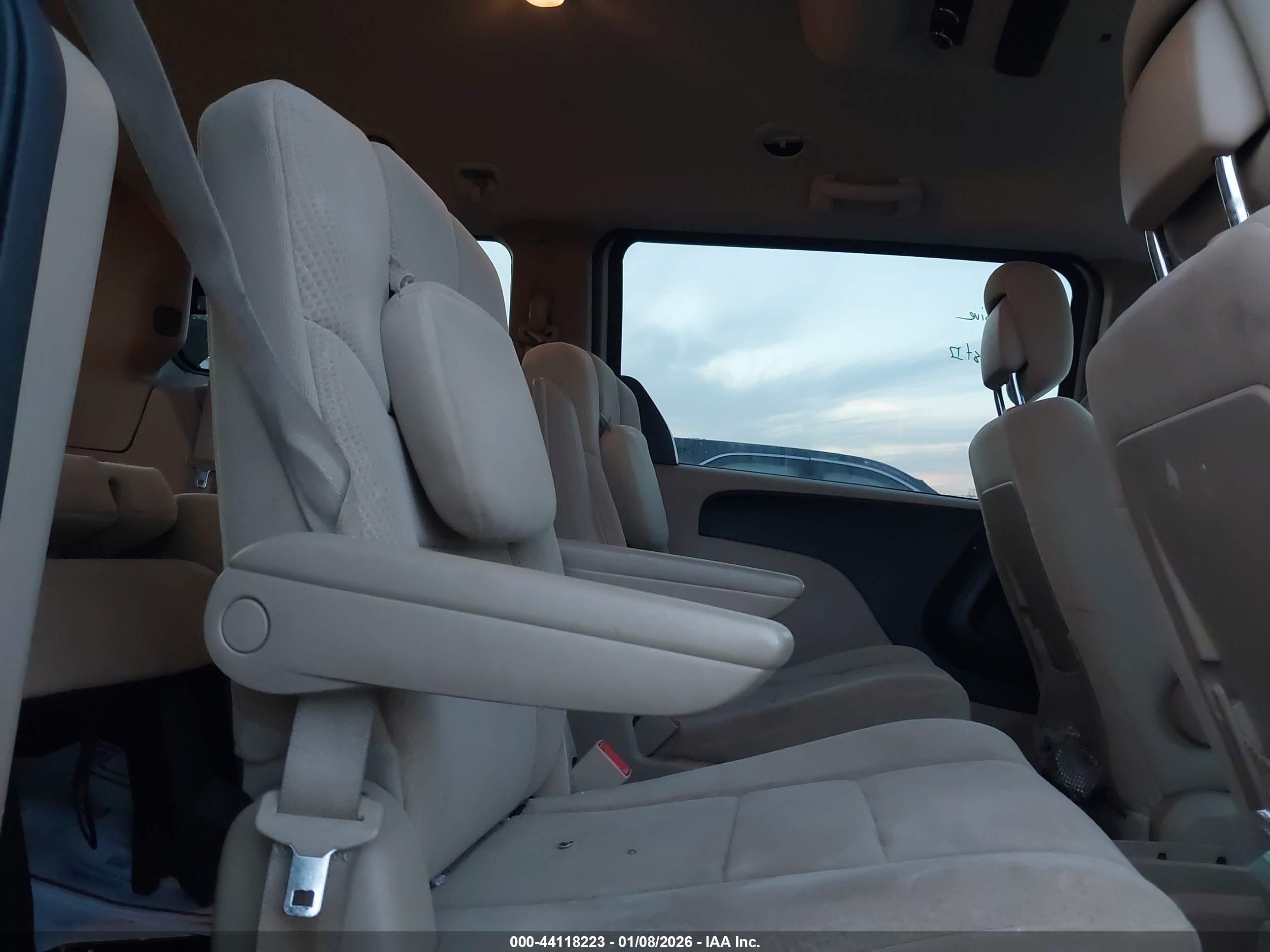 DODGE GRAND image 8
