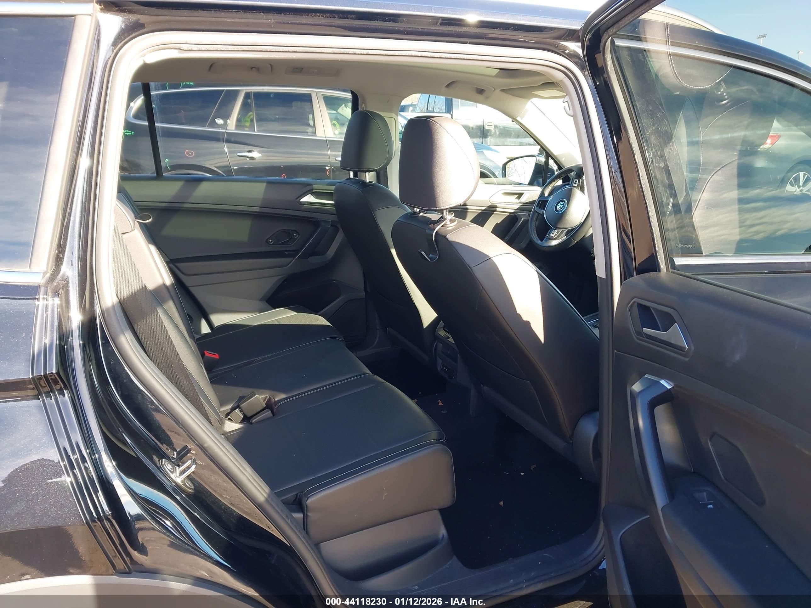 VOLKSWAGEN TIGUAN image 8
