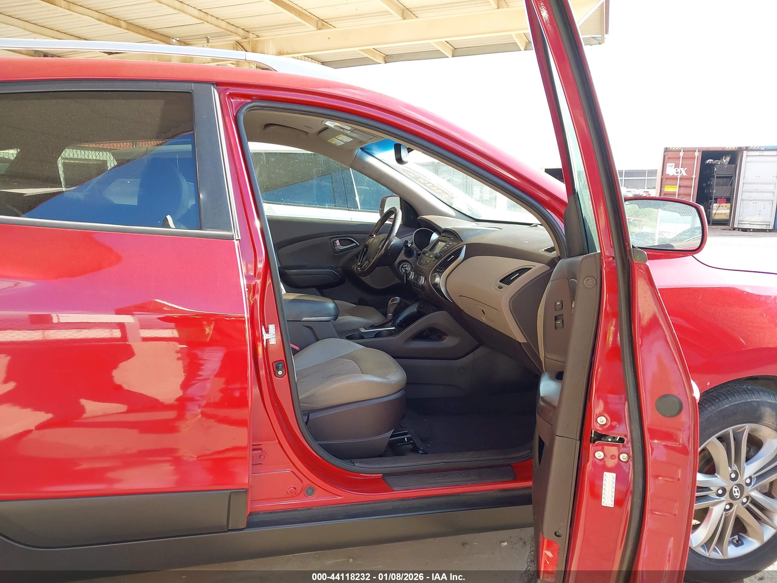 HYUNDAI TUCSON image 5
