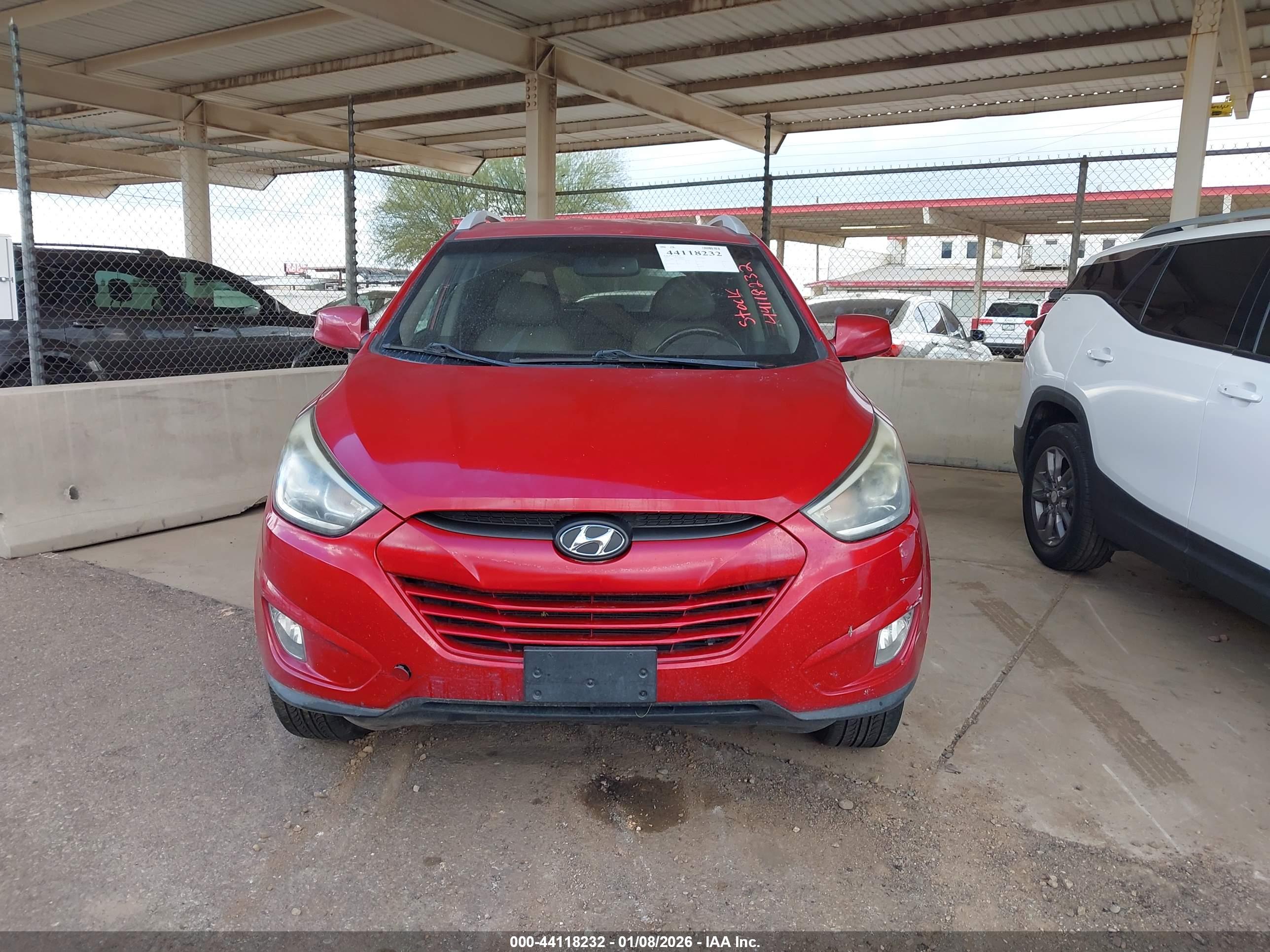HYUNDAI TUCSON image 6