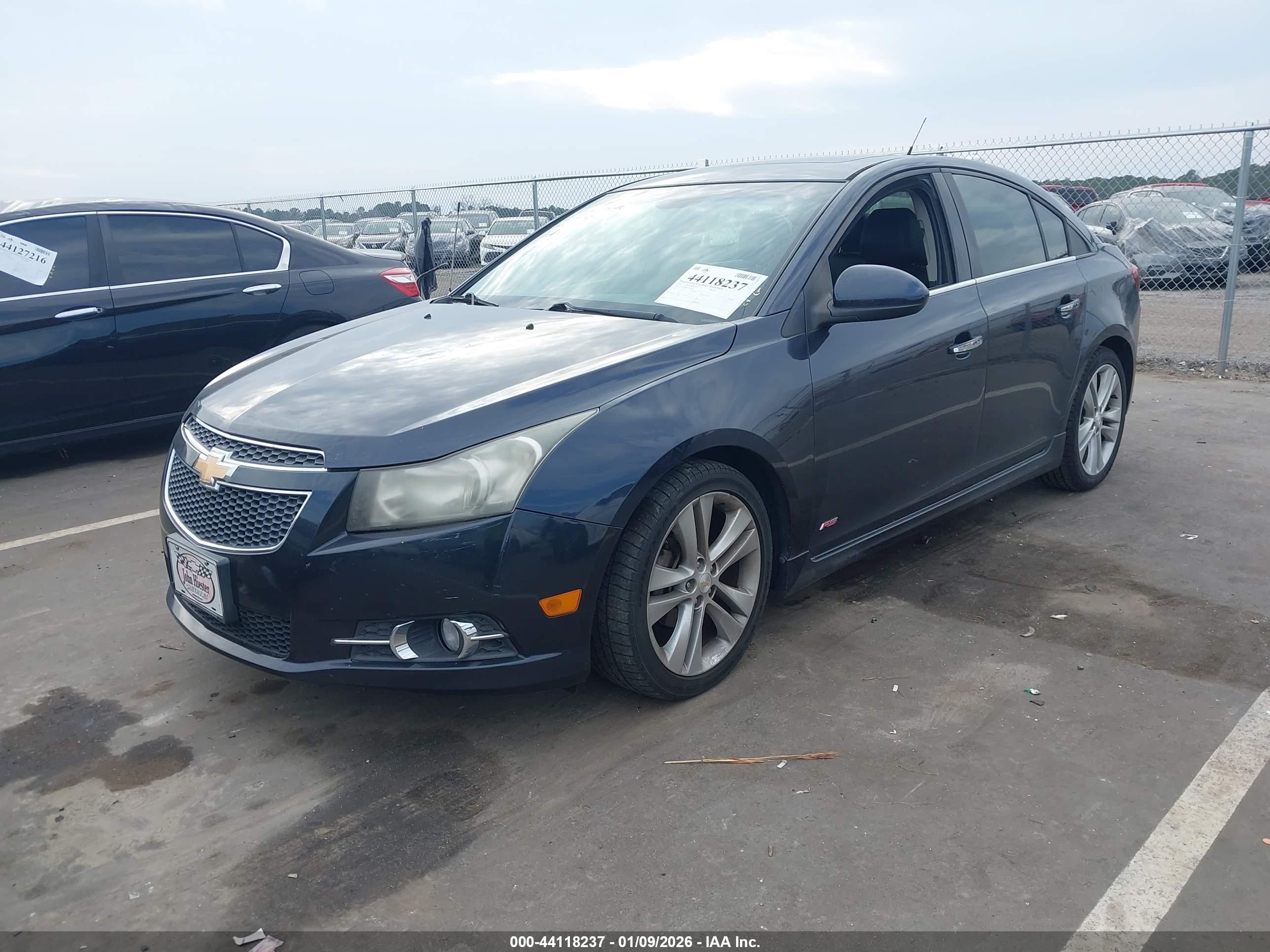 CHEVROLET CRUZE image 2