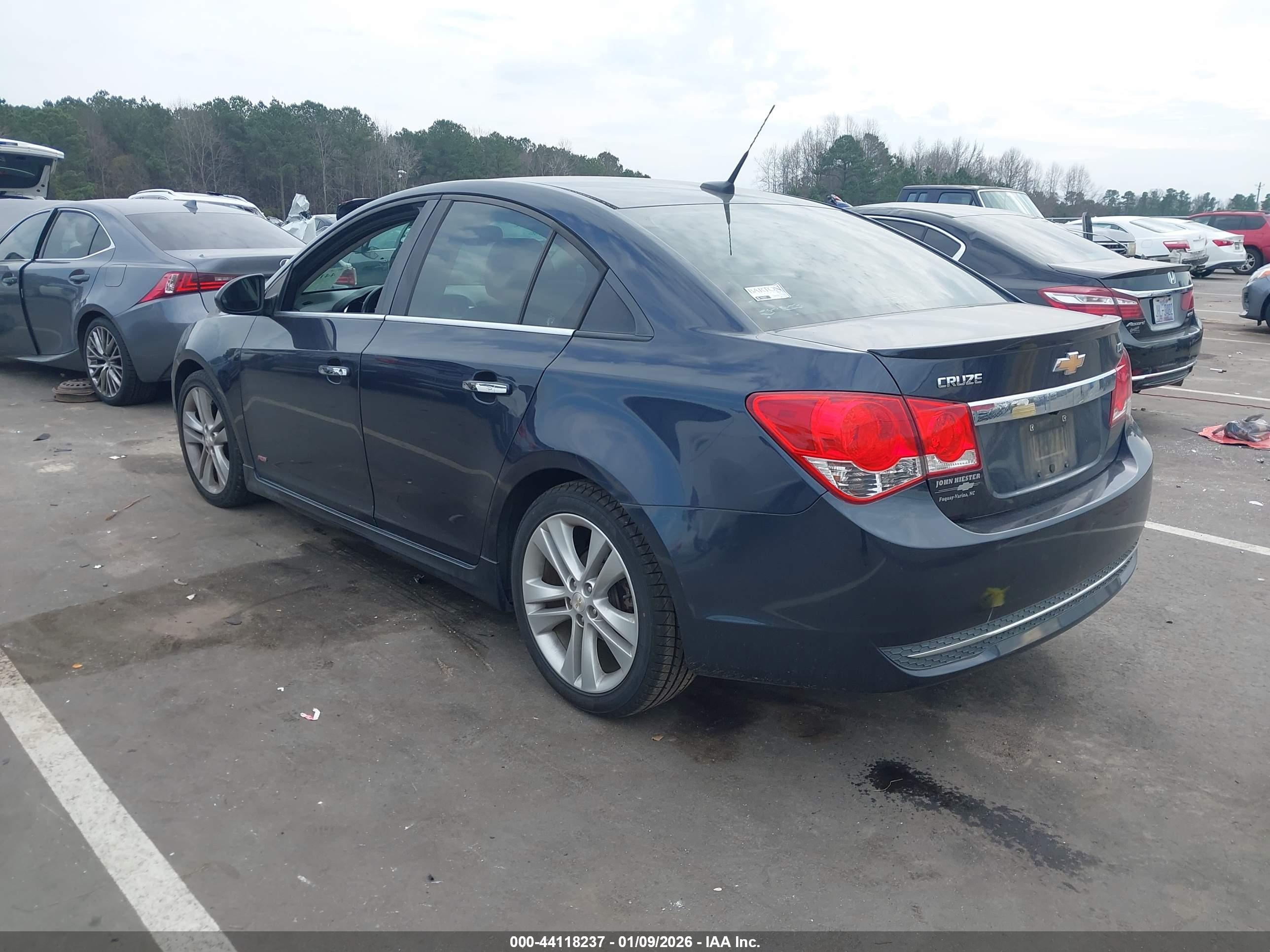 CHEVROLET CRUZE image 3